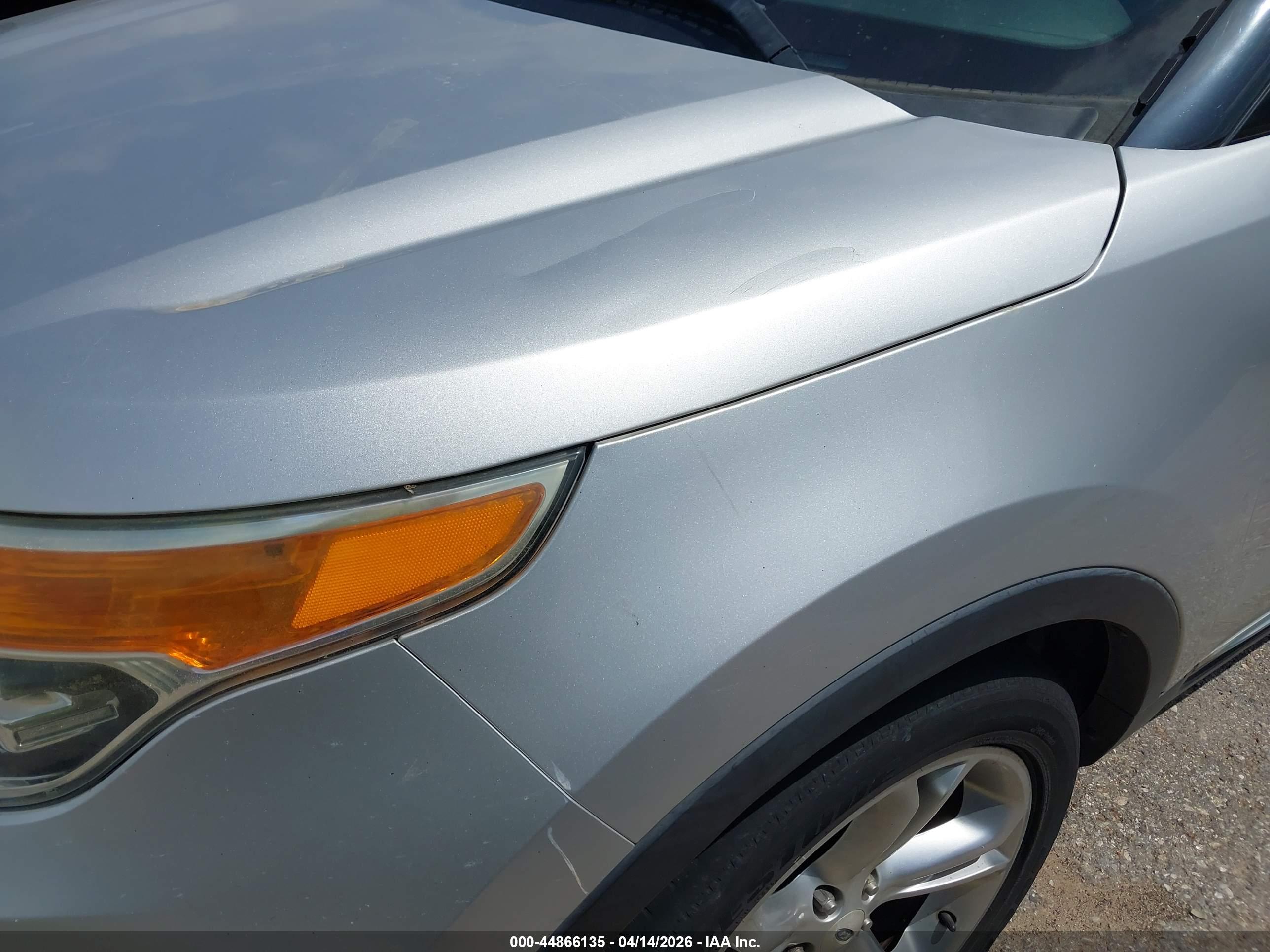 FORD EXPLORER image 6
