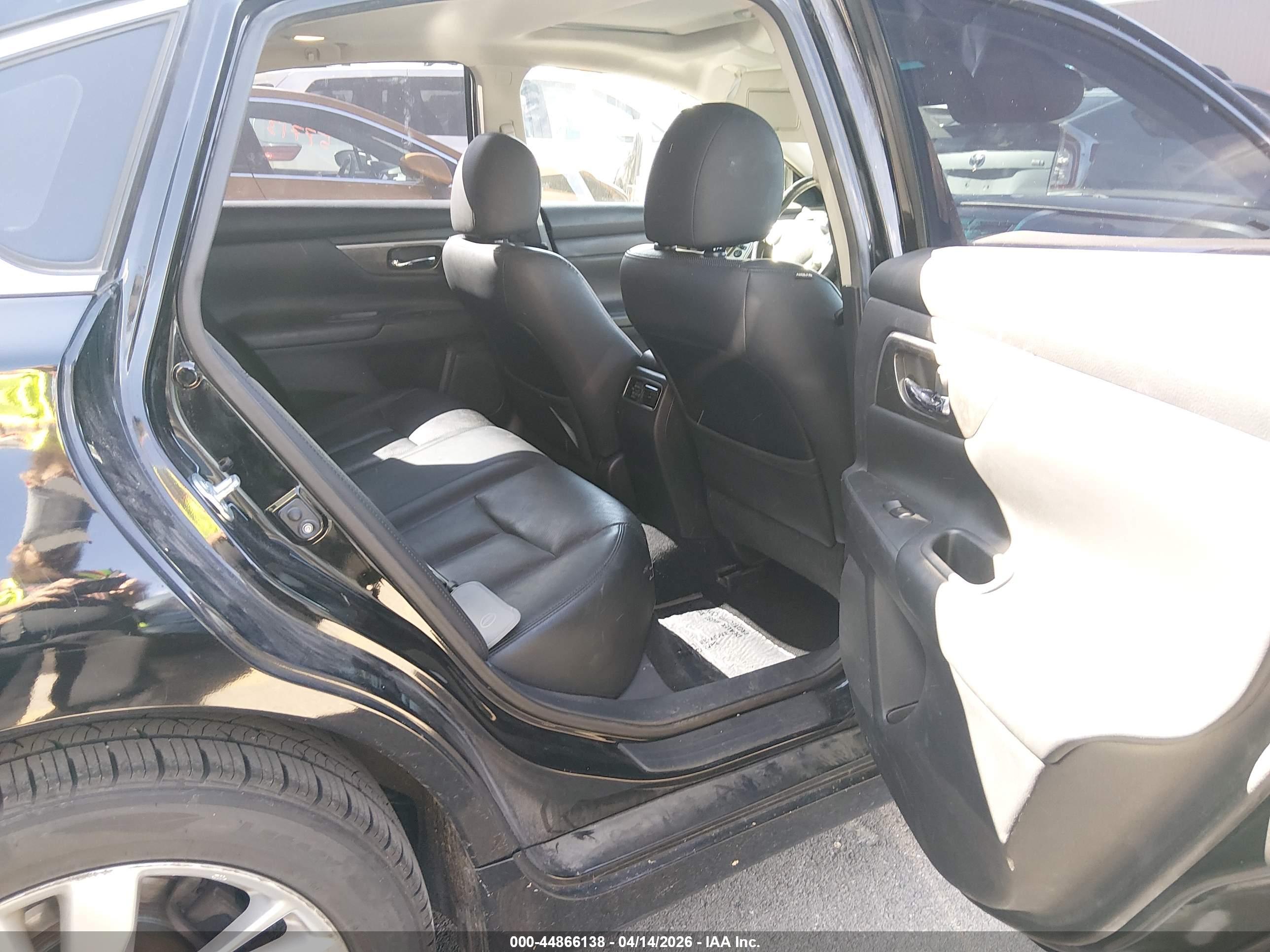 NISSAN ALTIMA image 8