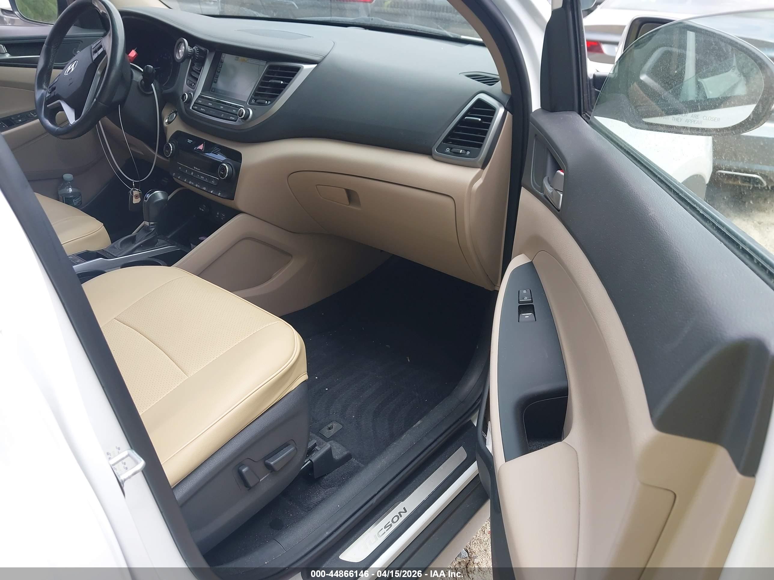 HYUNDAI TUCSON image 5