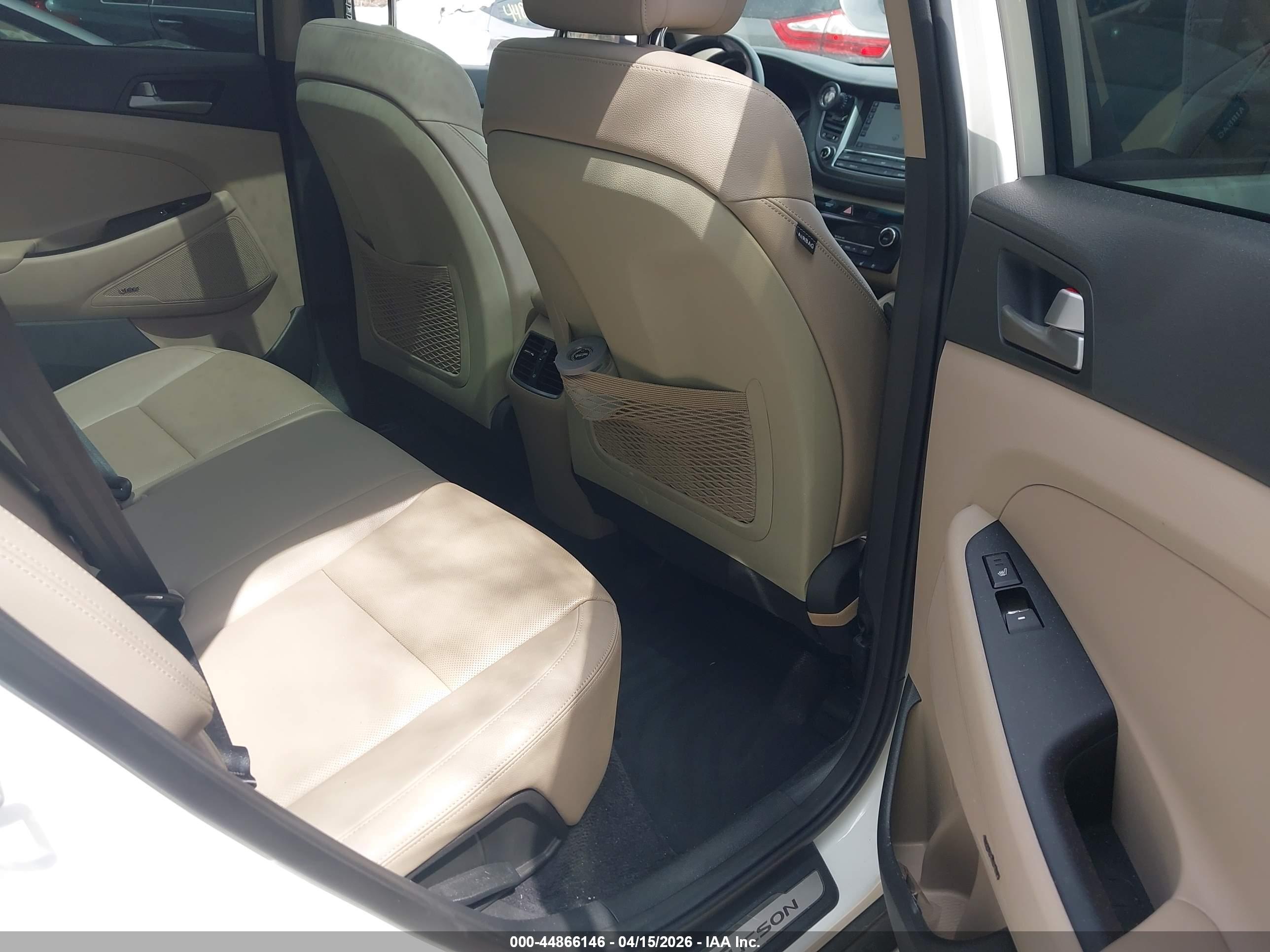 HYUNDAI TUCSON image 8