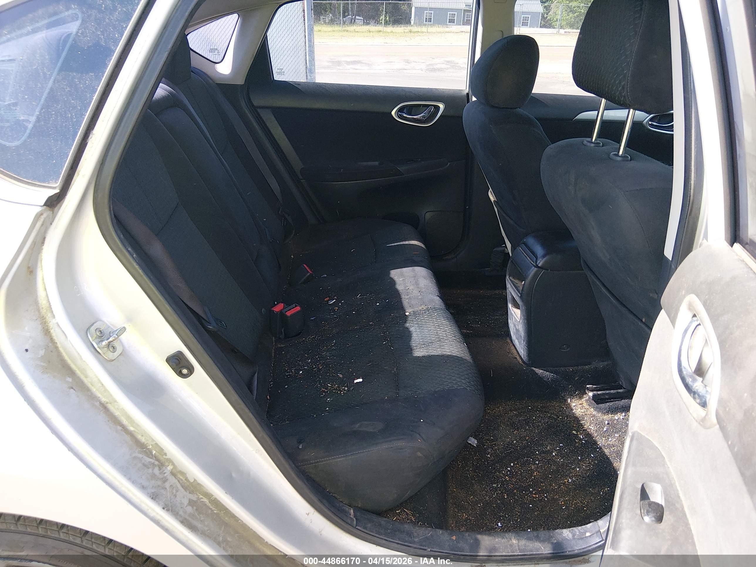 NISSAN SENTRA image 8