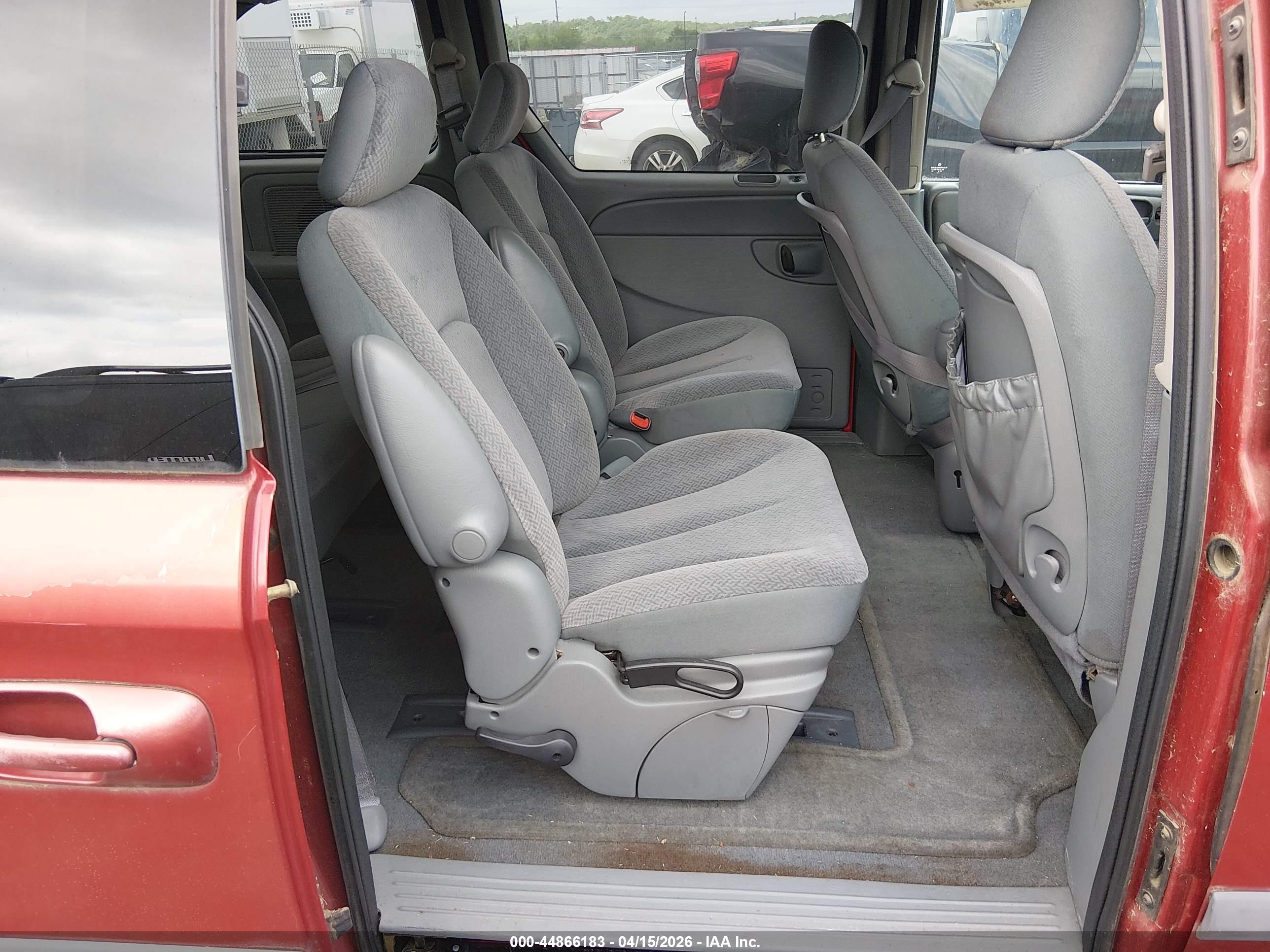 DODGE CARAVAN image 8