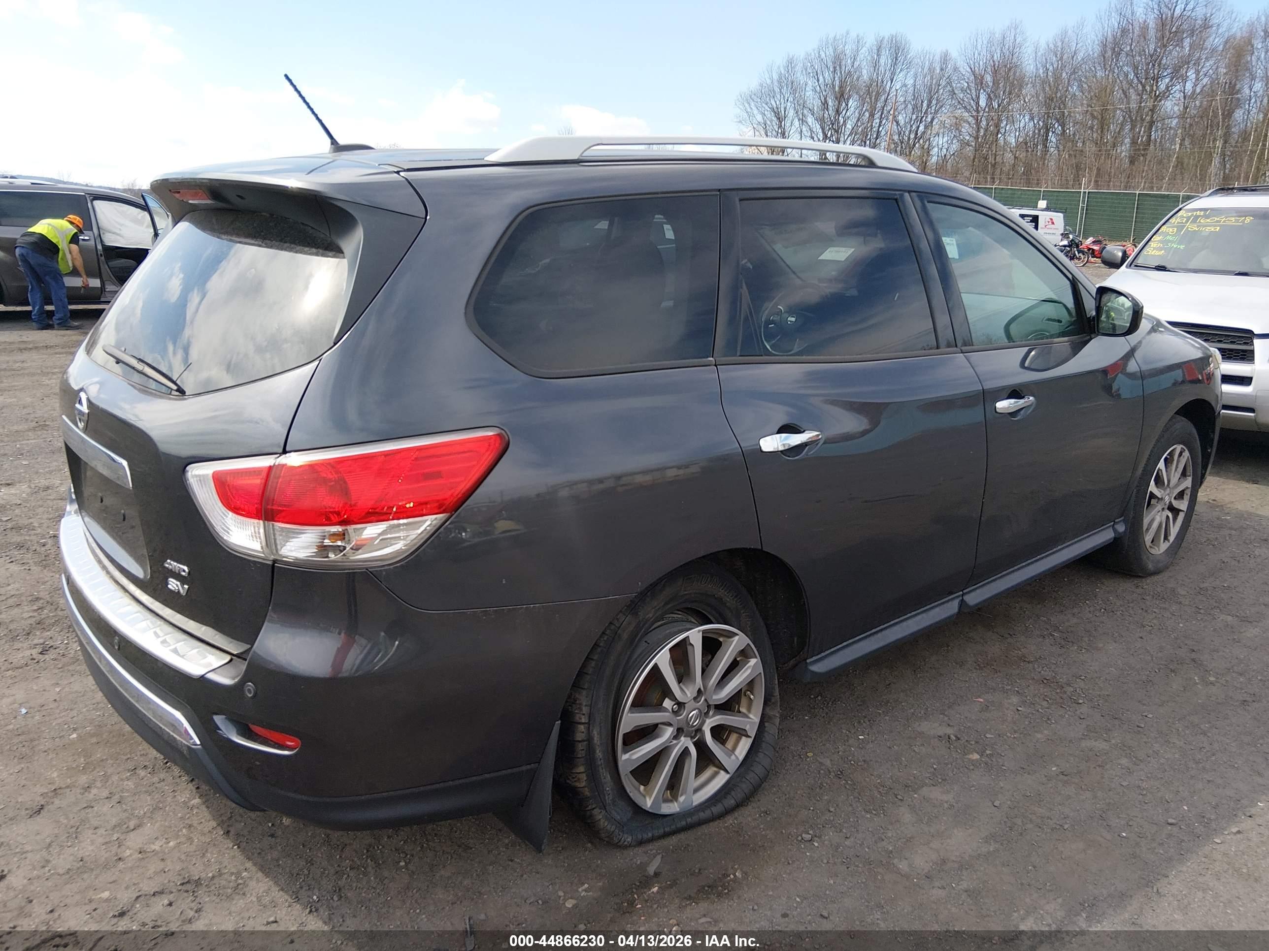 NISSAN PATHFINDER image 4