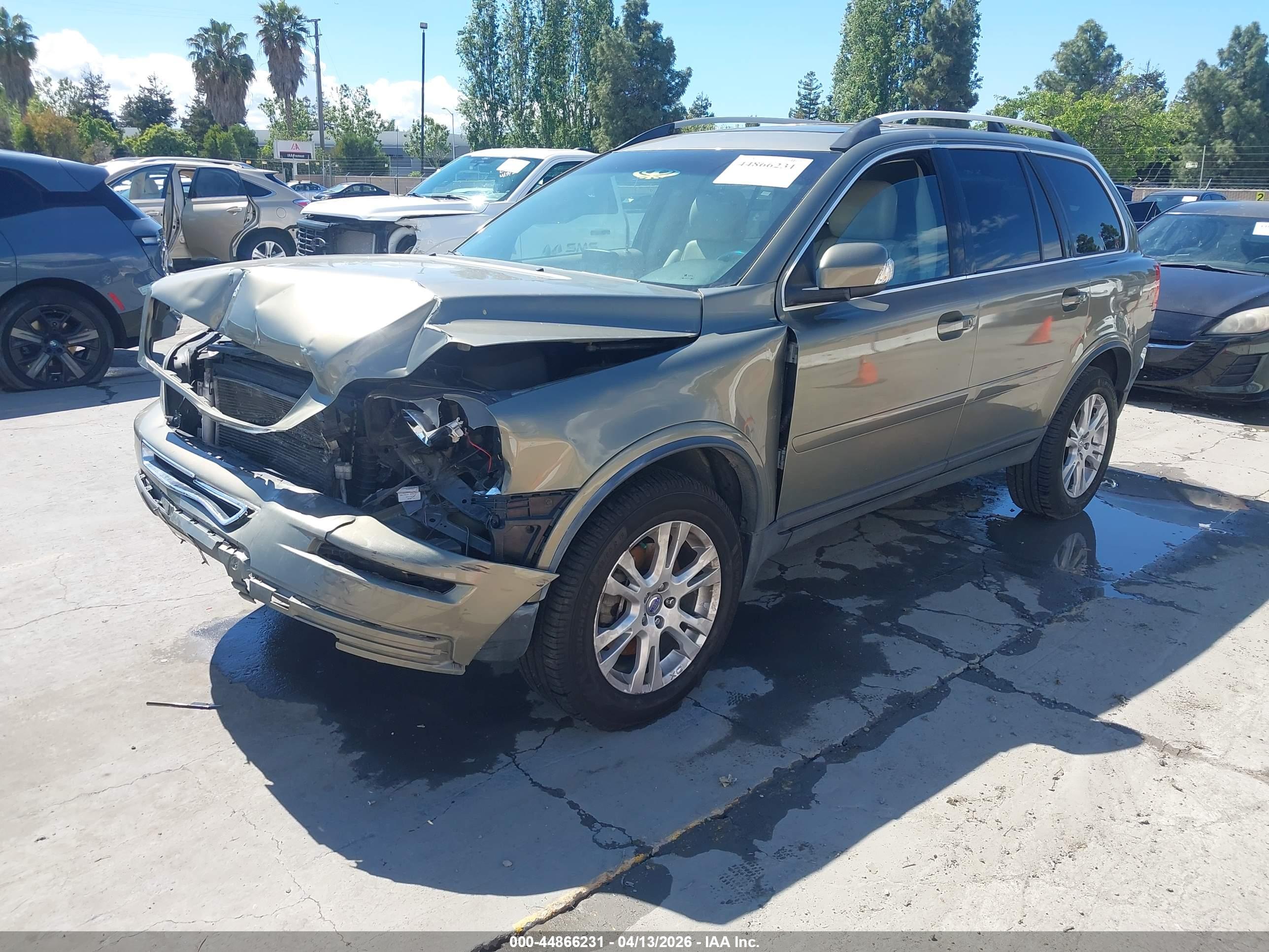 VOLVO XC90 image 2