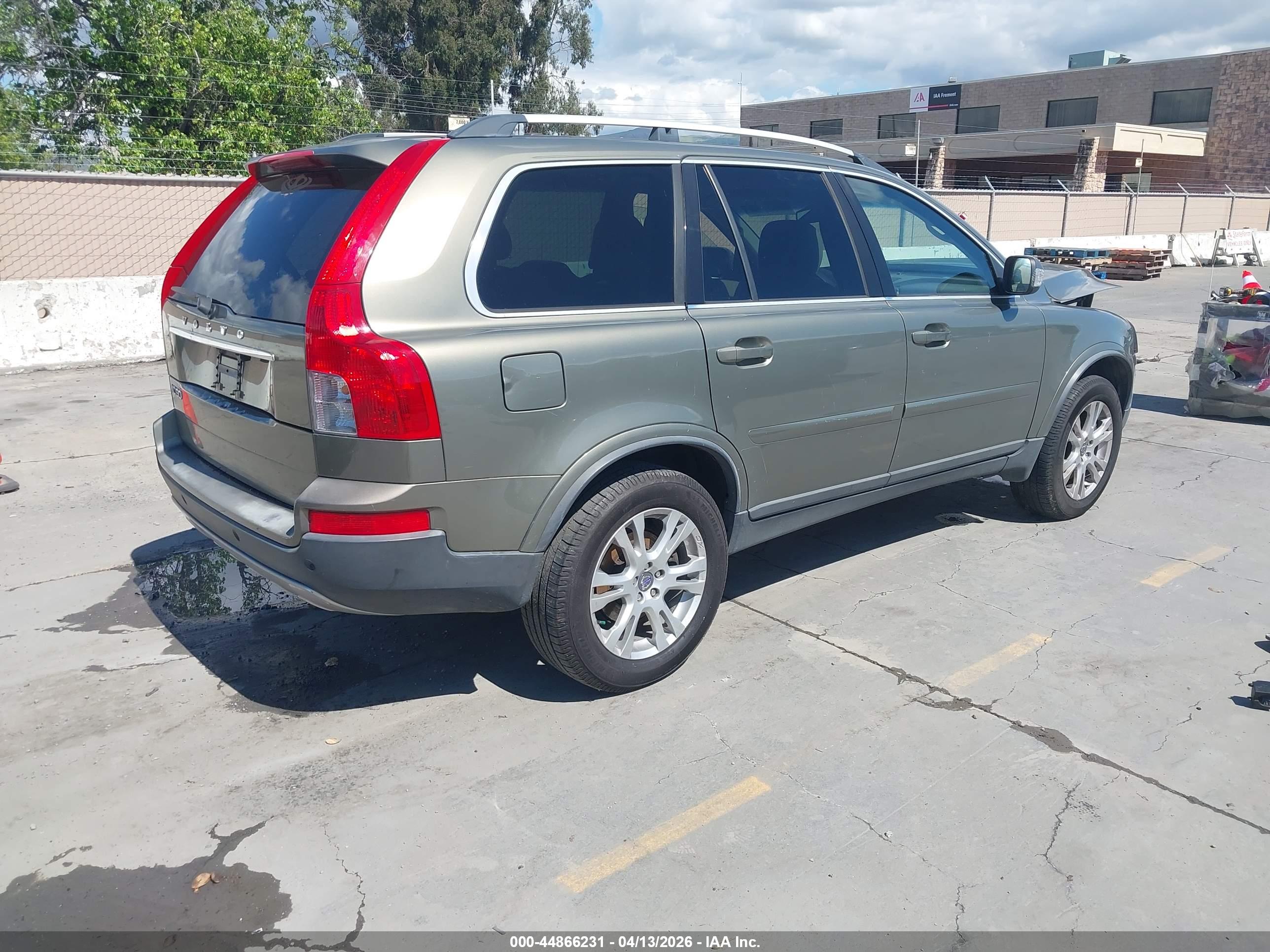 VOLVO XC90 image 4