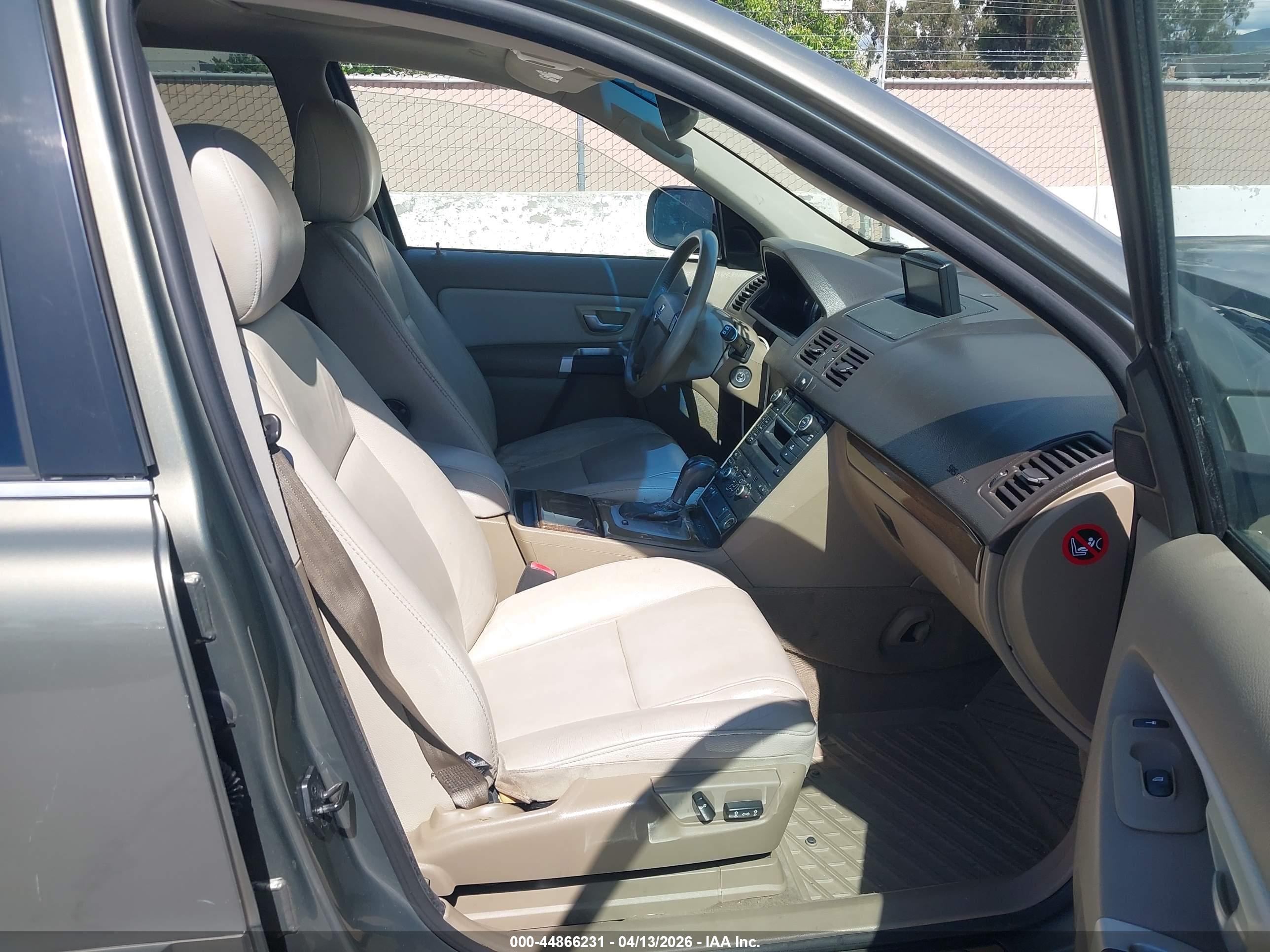 VOLVO XC90 image 5