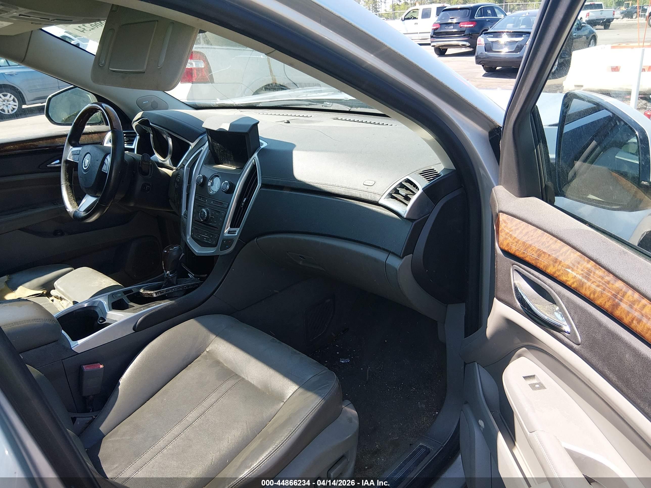CADILLAC SRX image 5
