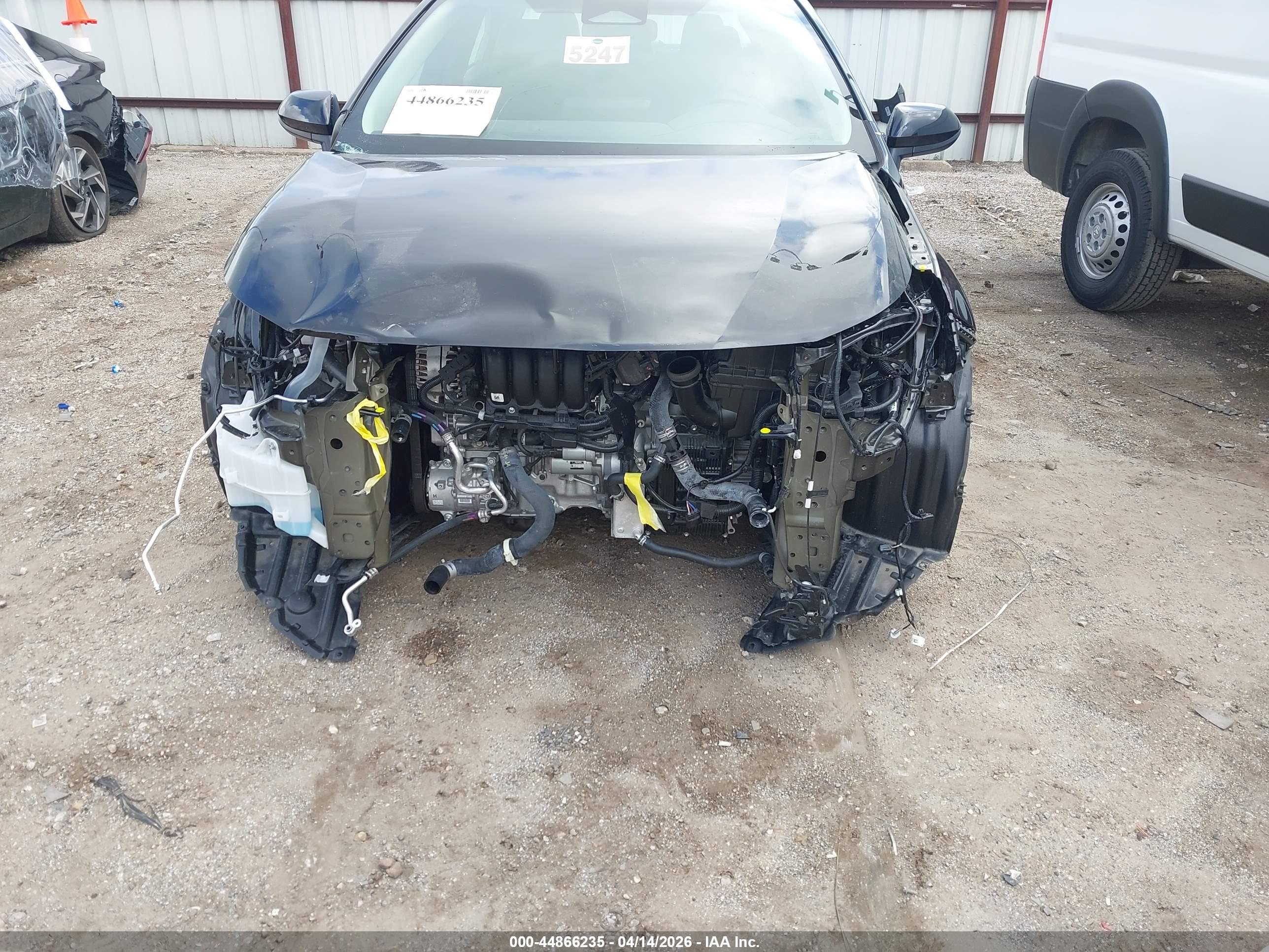 TOYOTA COROLLA image 6
