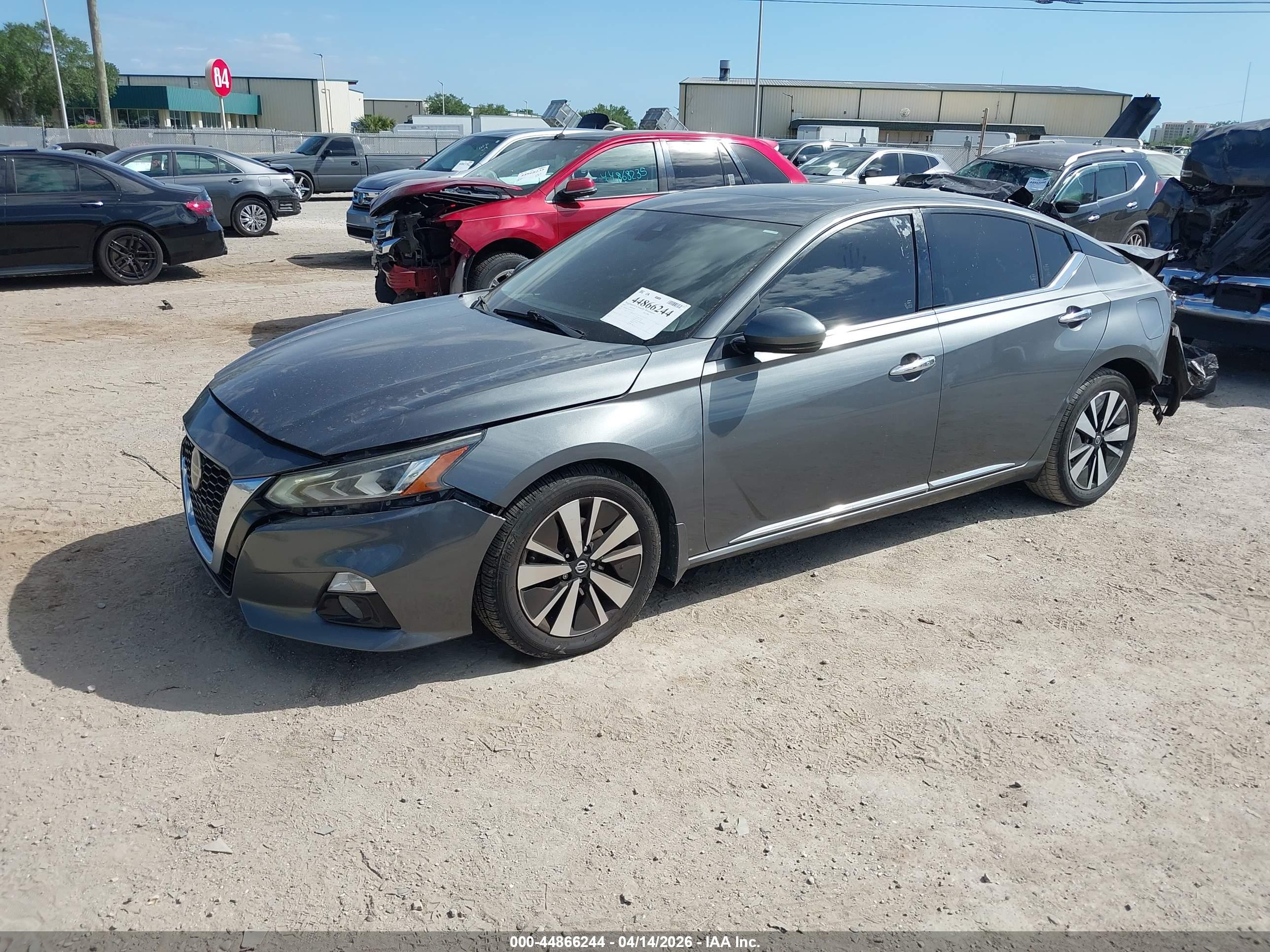 NISSAN ALTIMA image 2