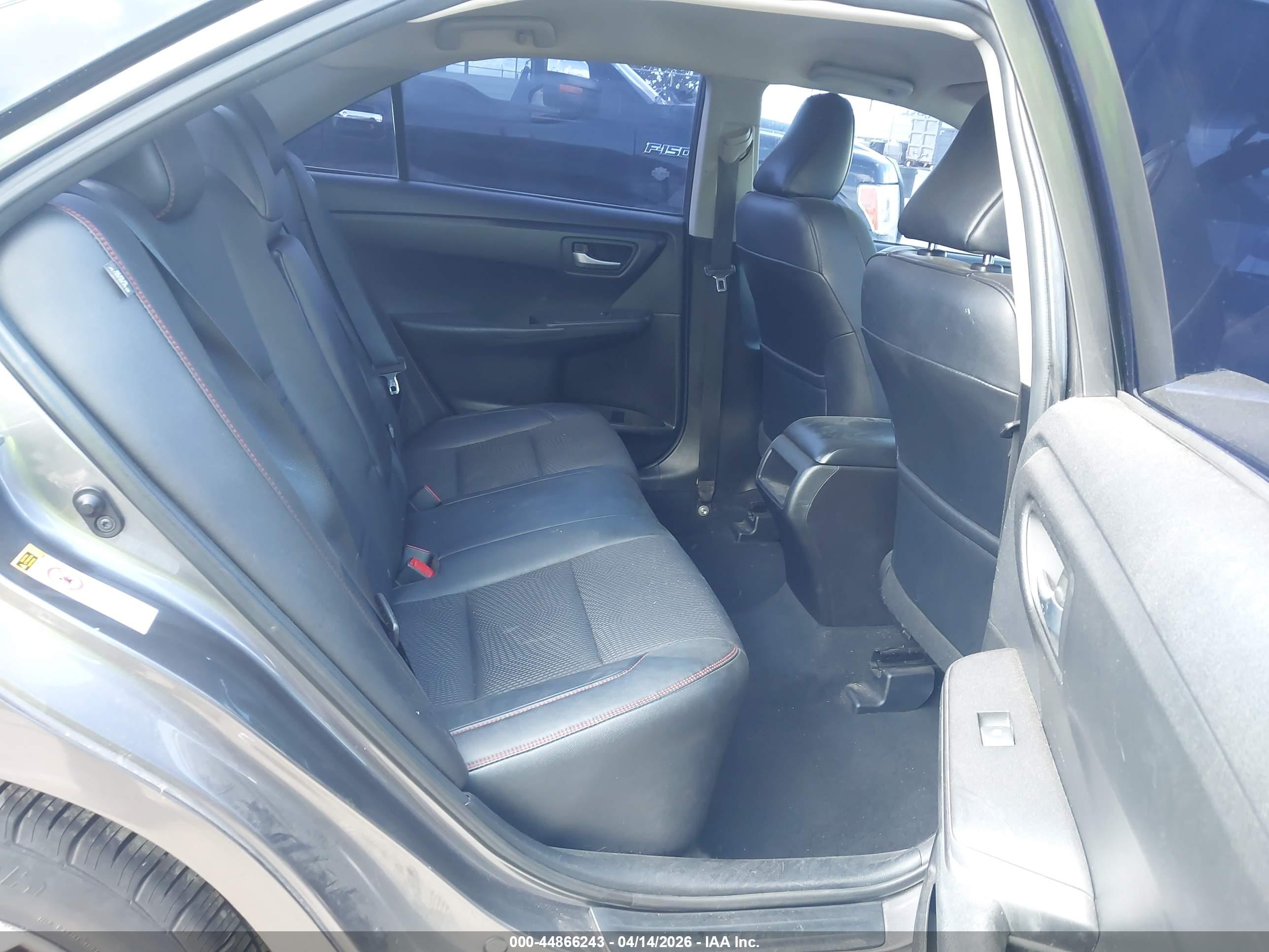 TOYOTA CAMRY image 8
