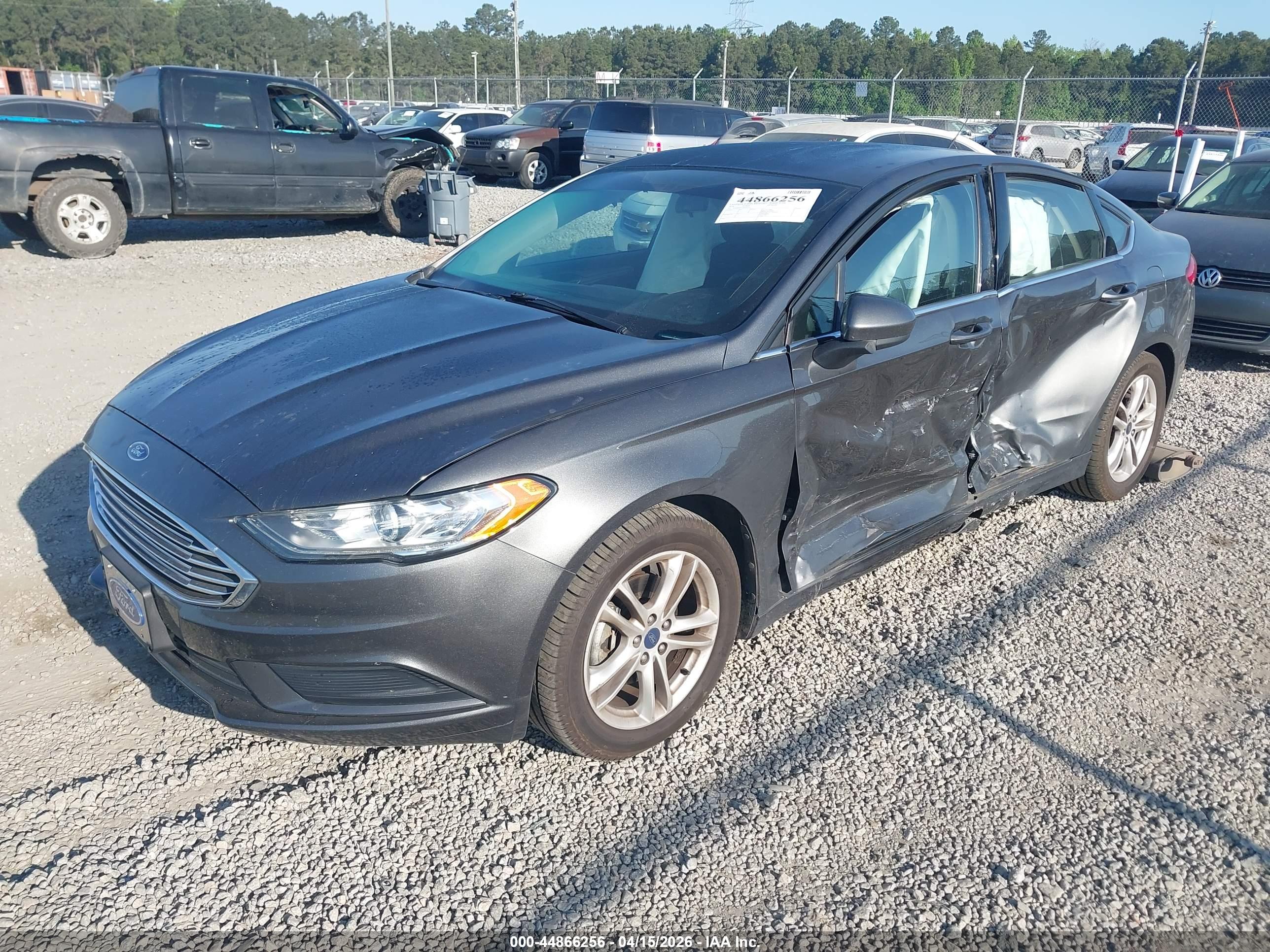 FORD FUSION image 2
