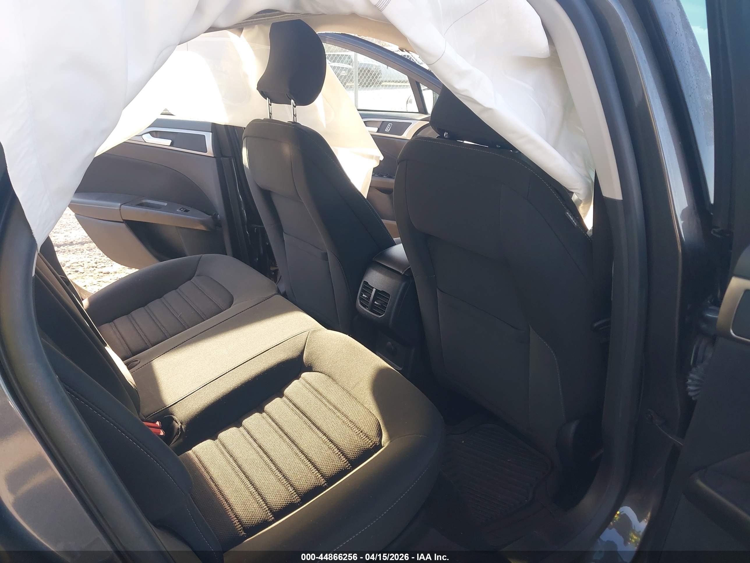 FORD FUSION image 8