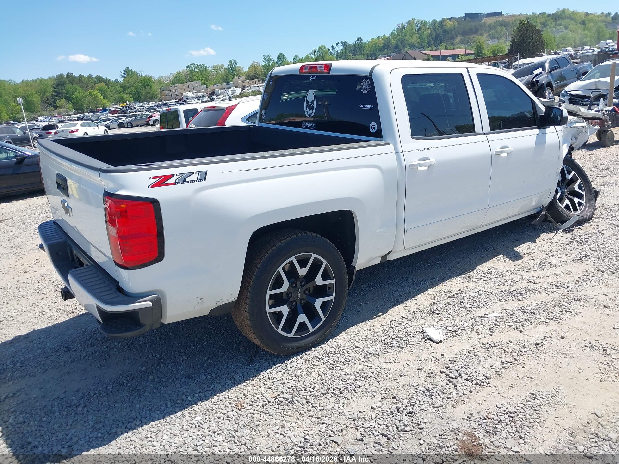 CHEVROLET SILVERADO image 4