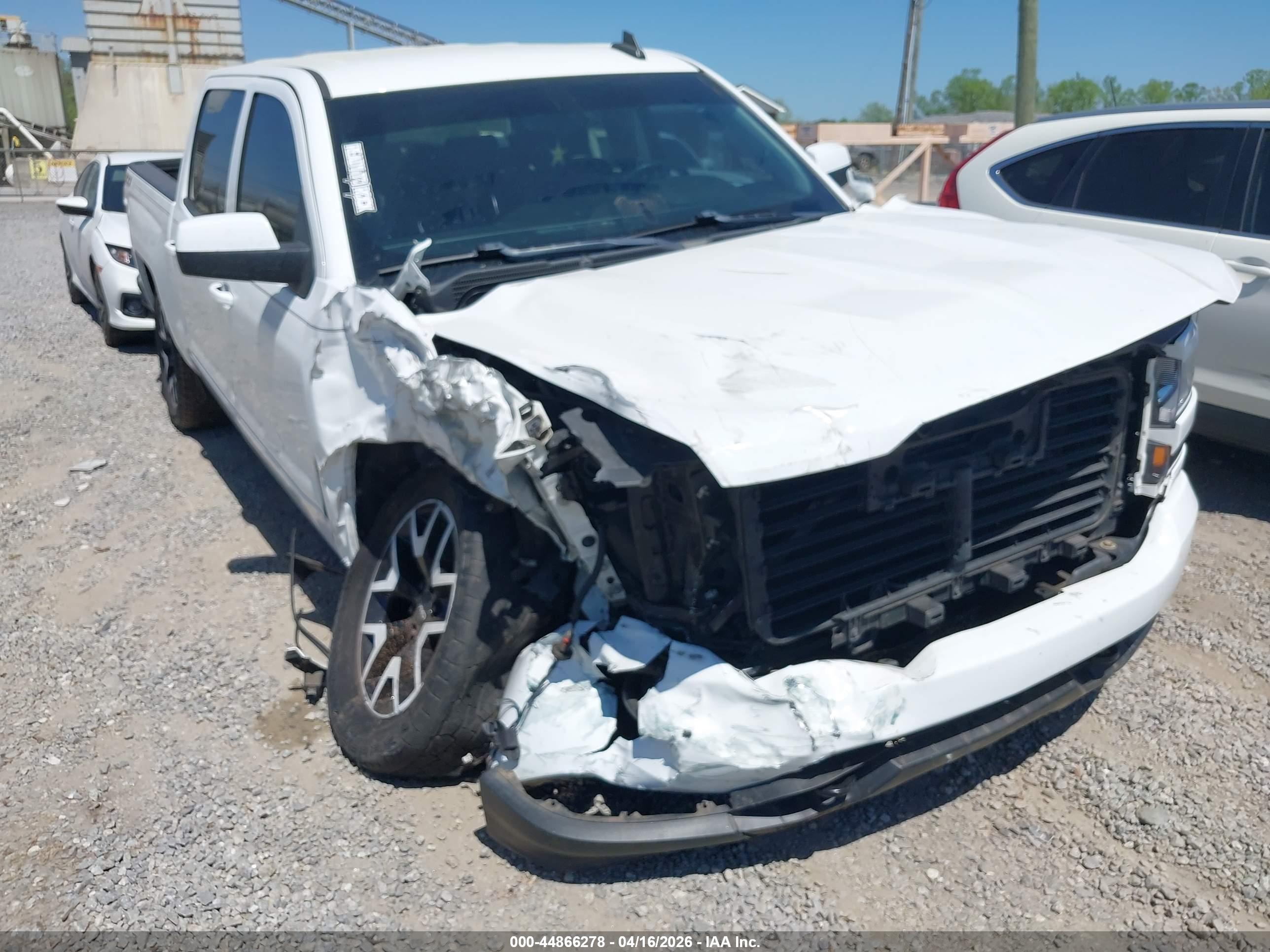 CHEVROLET SILVERADO image 6