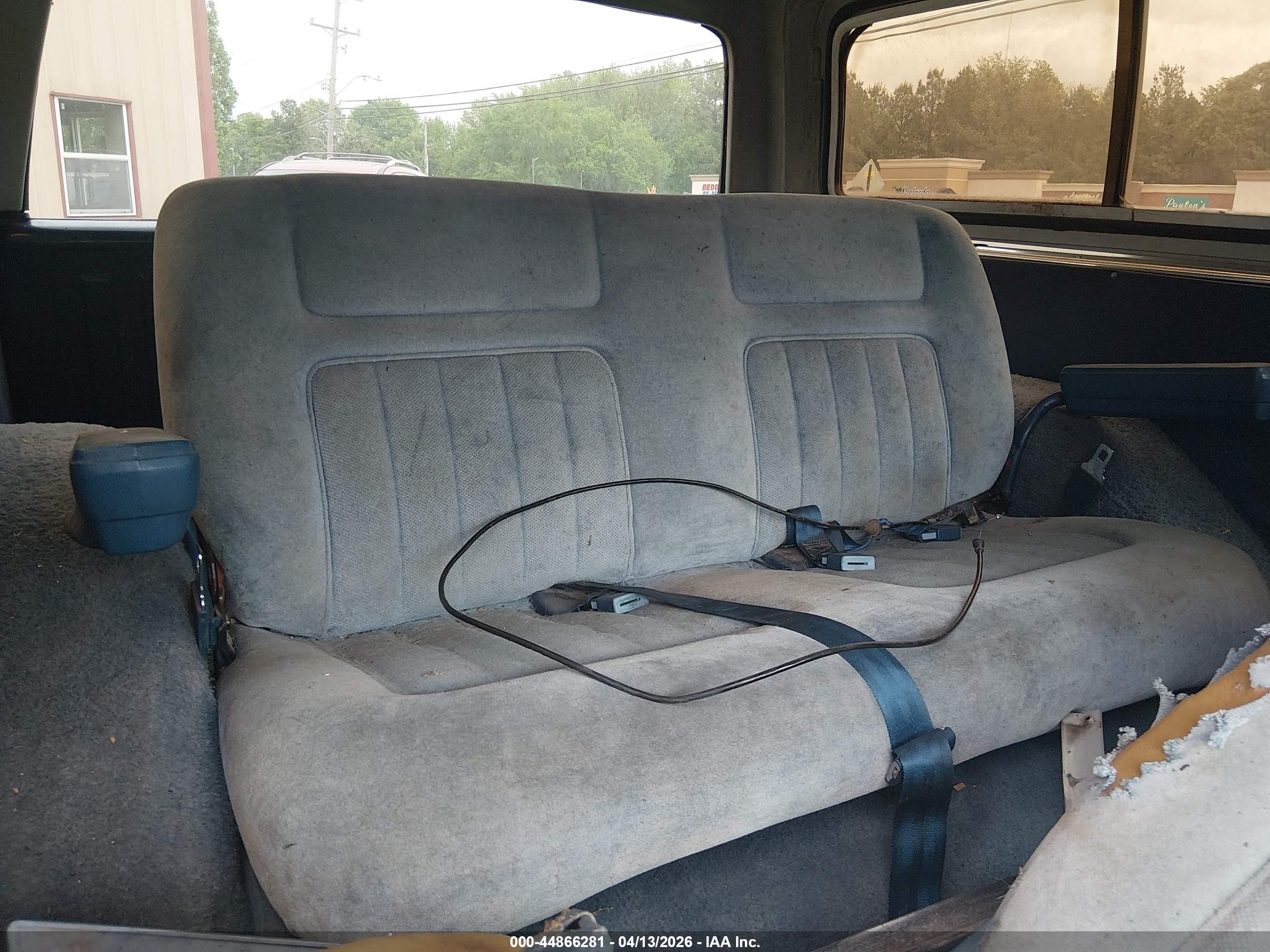 CHEVROLET BLAZER image 8