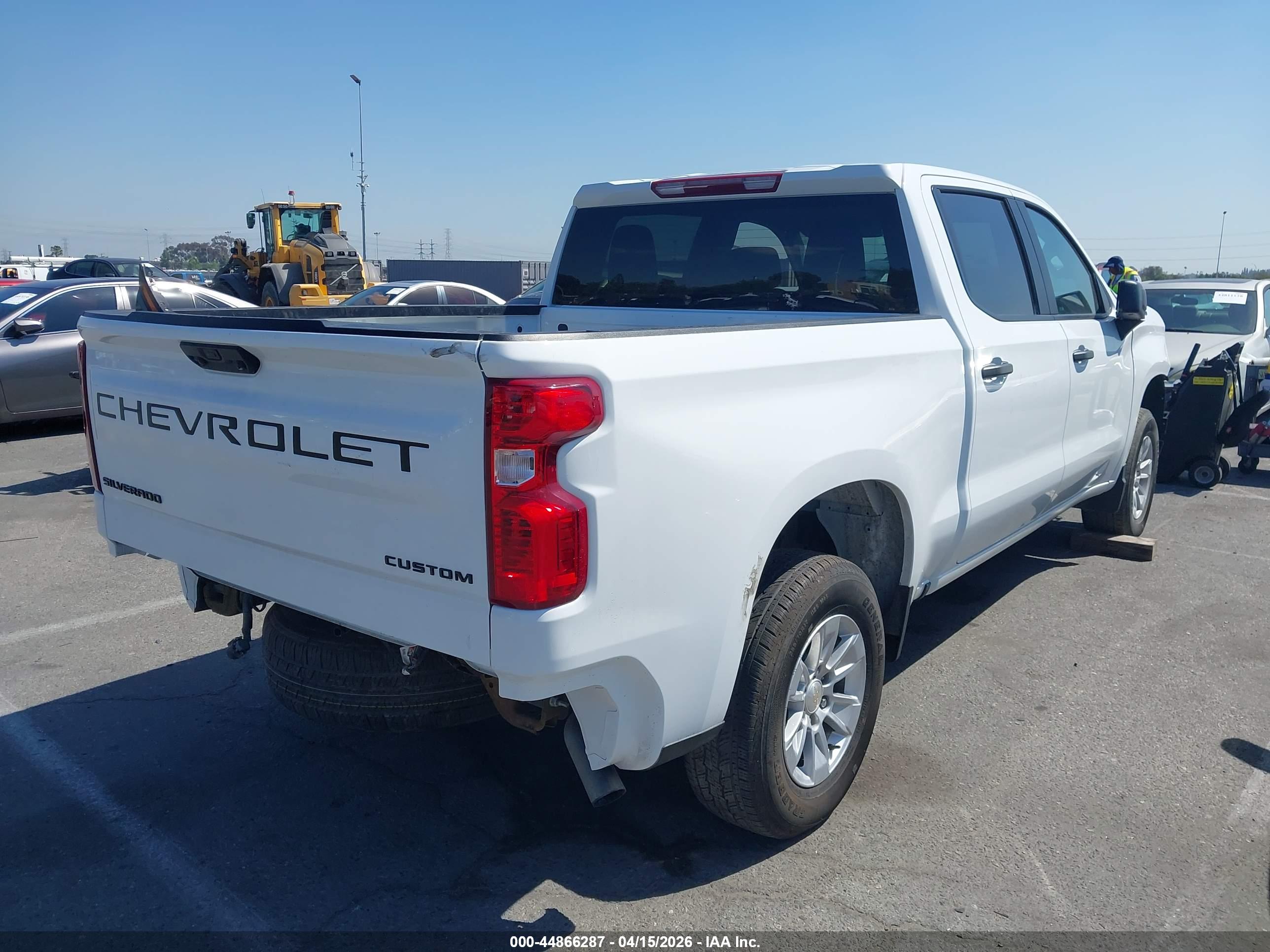 CHEVROLET SILVERADO image 4