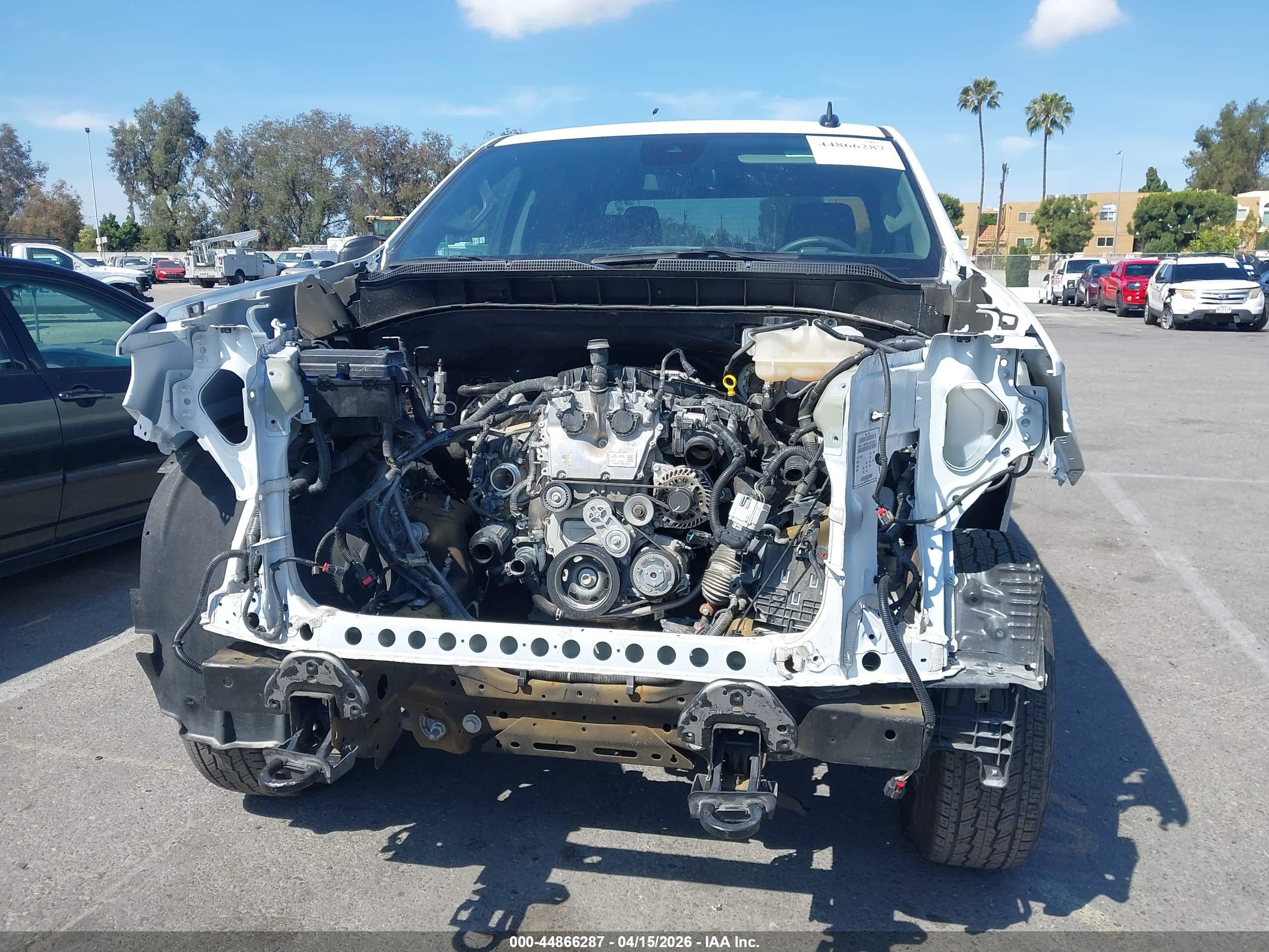 CHEVROLET SILVERADO image 6