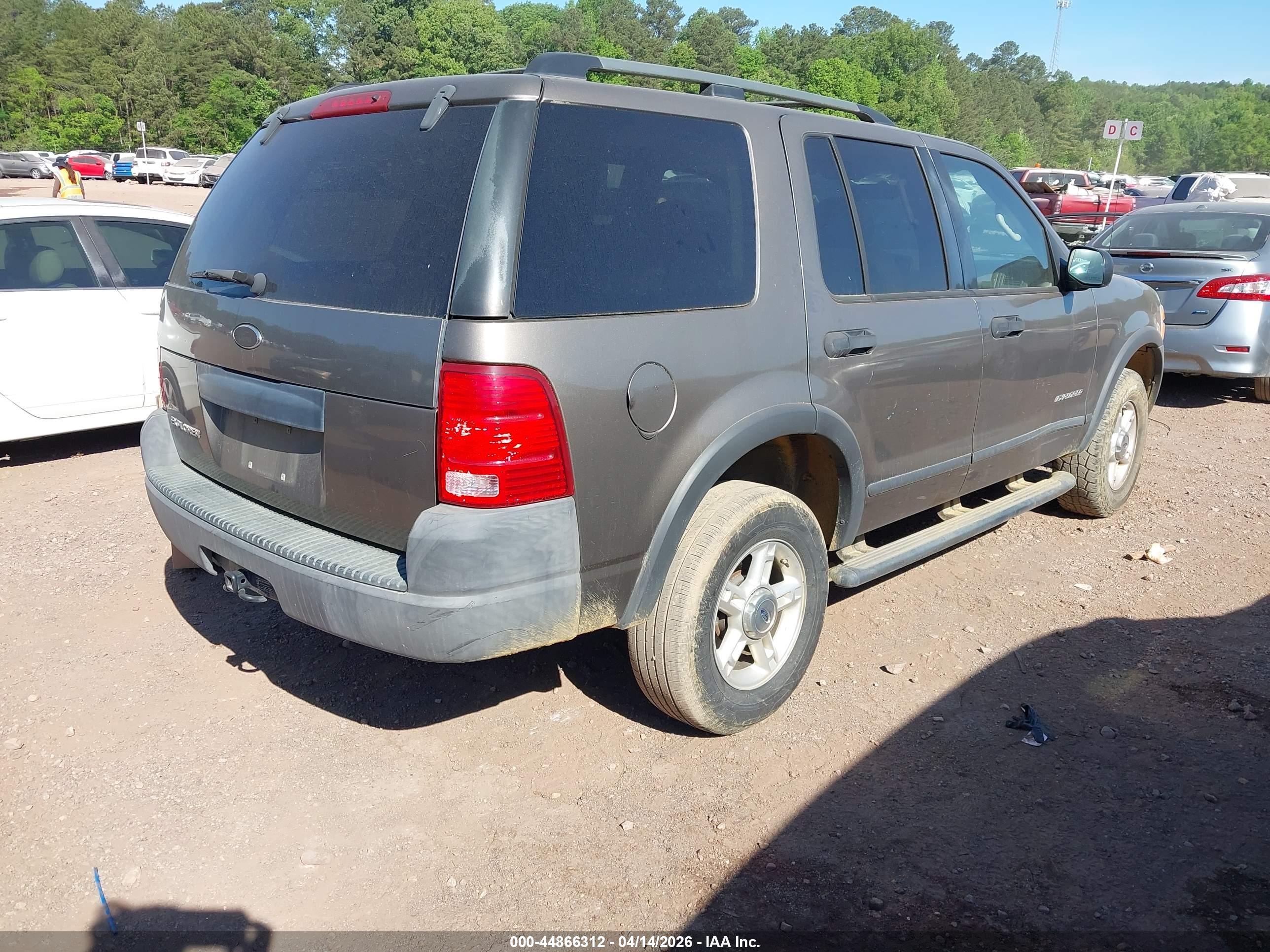 FORD EXPLORER image 4