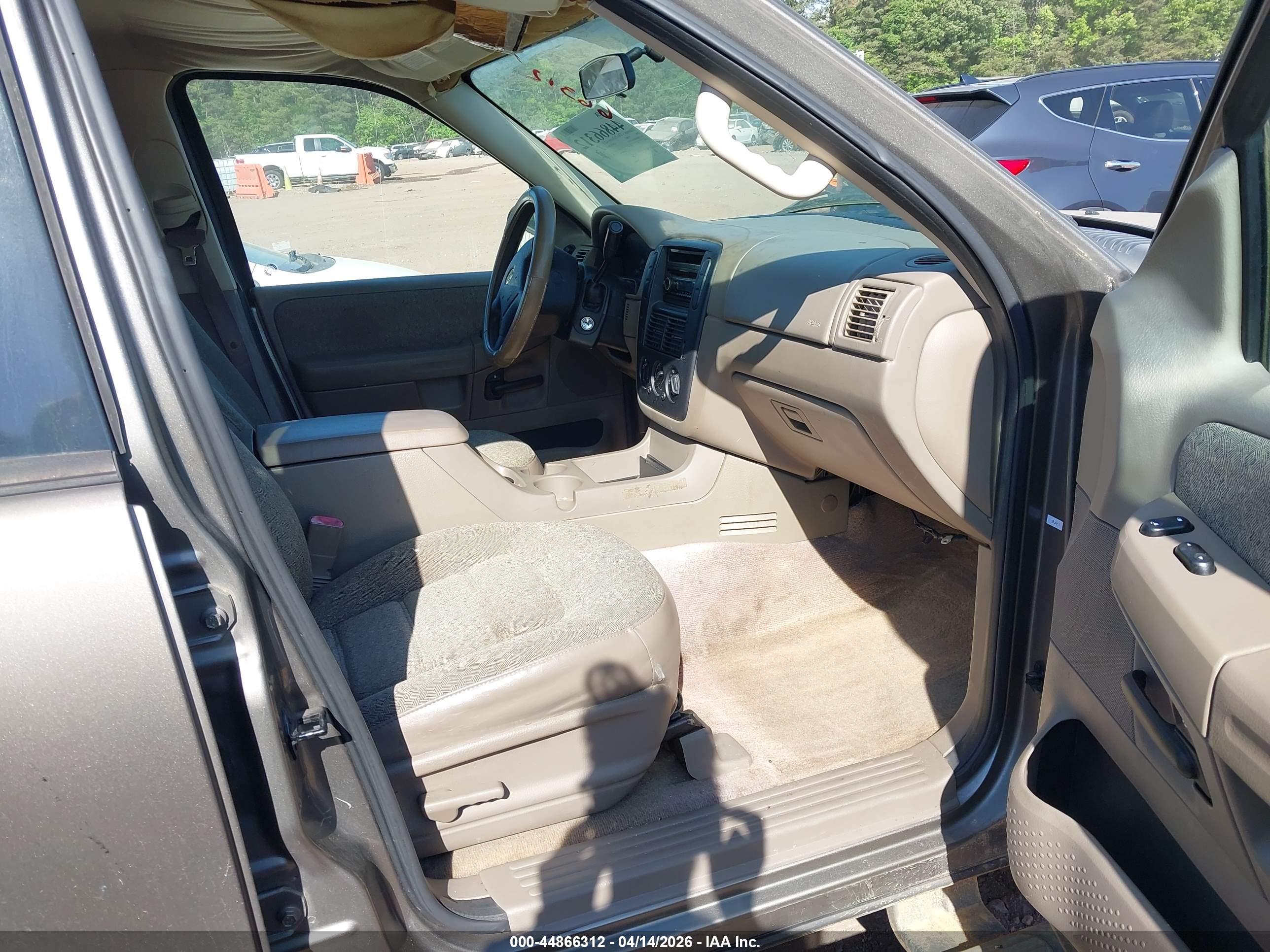 FORD EXPLORER image 5