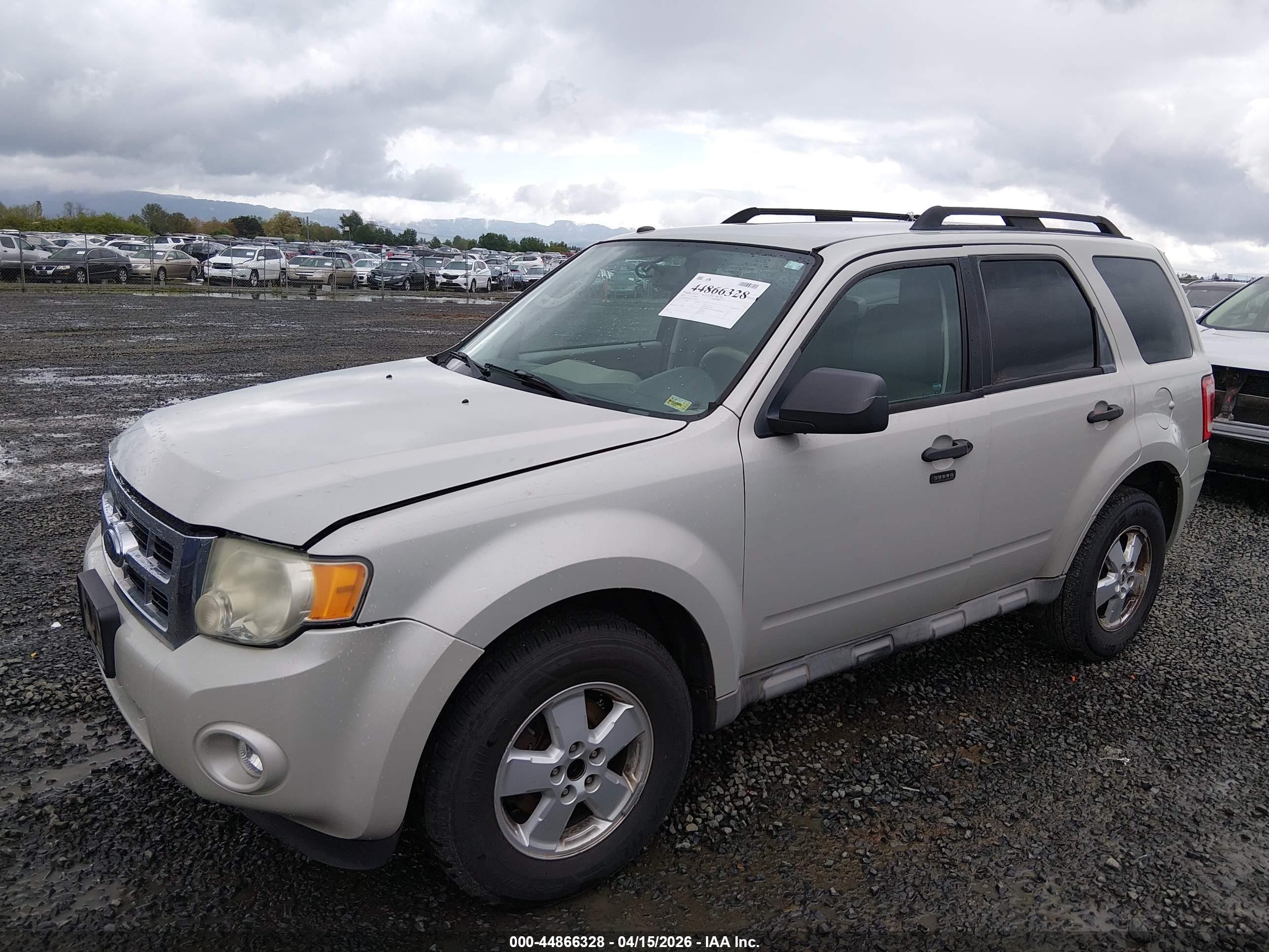 FORD ESCAPE image 2