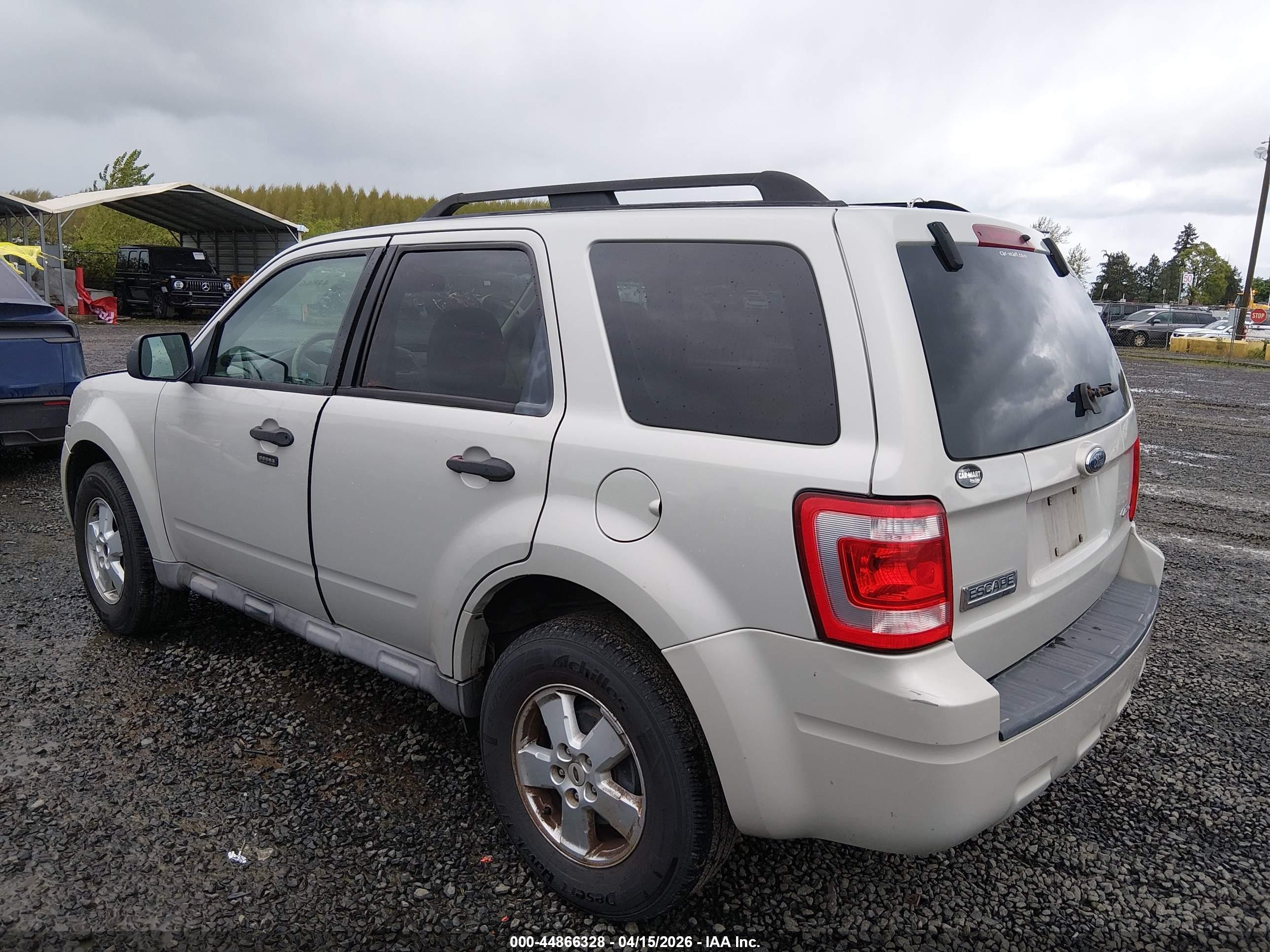 FORD ESCAPE image 3