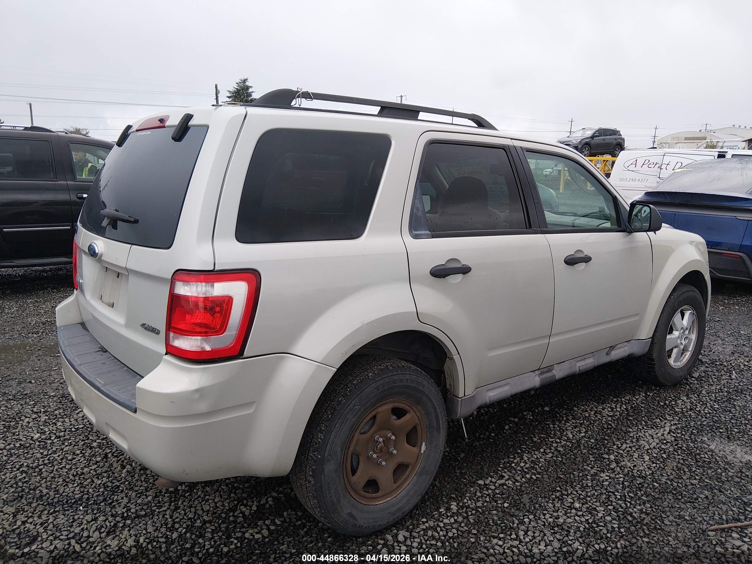 FORD ESCAPE image 4
