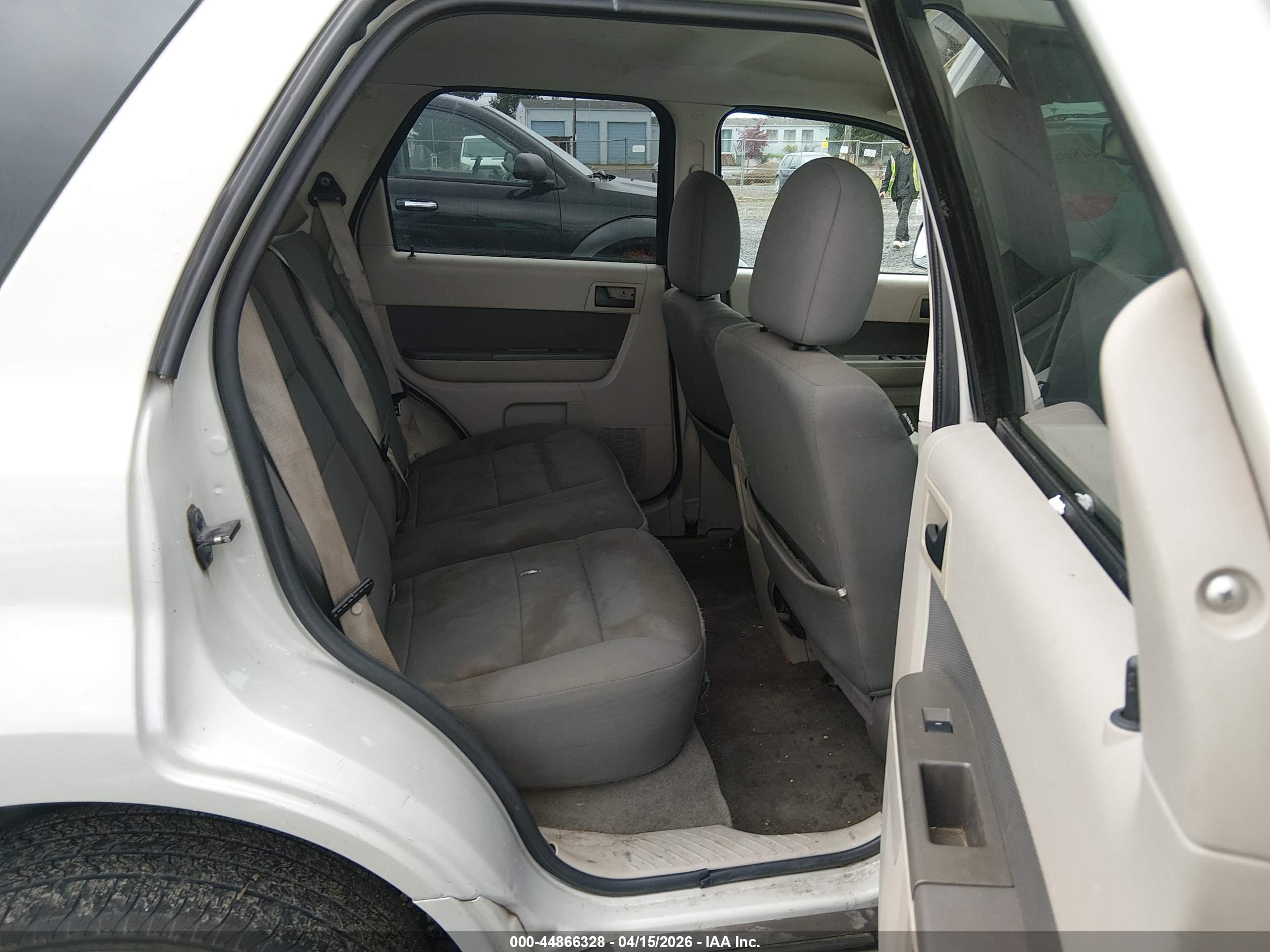 FORD ESCAPE image 8