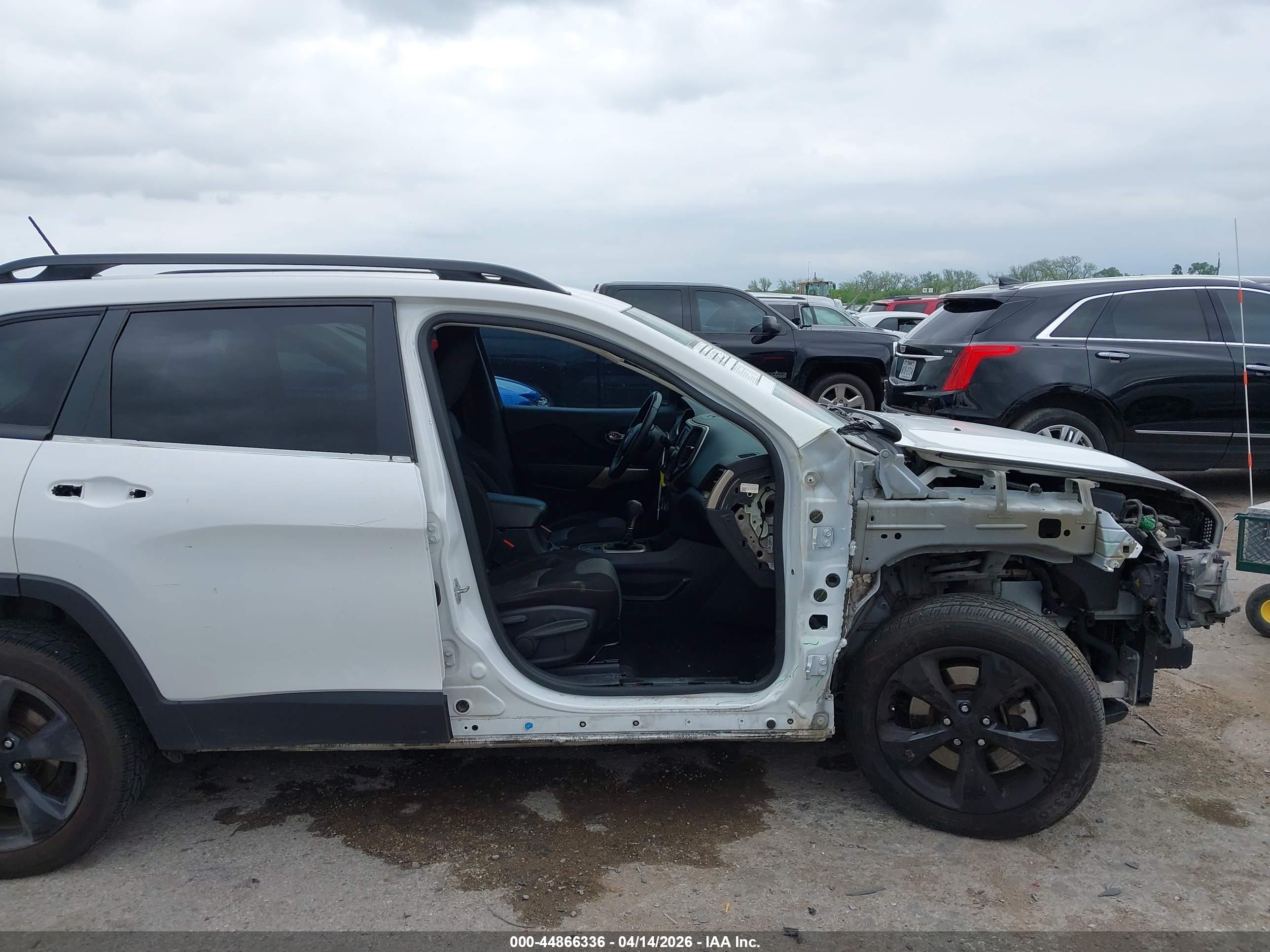 JEEP CHEROKEE image 6
