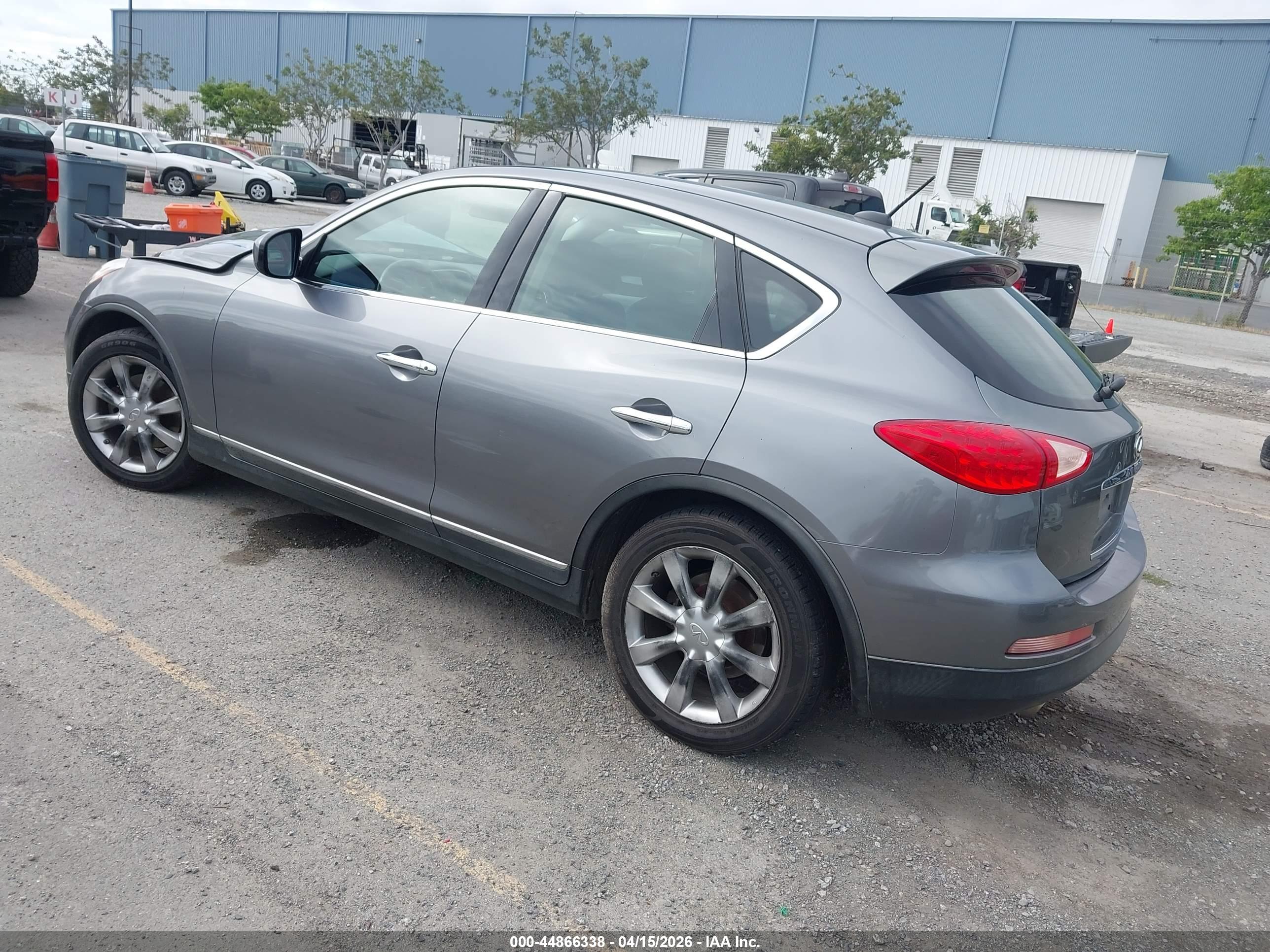 INFINITI EX35 image 3