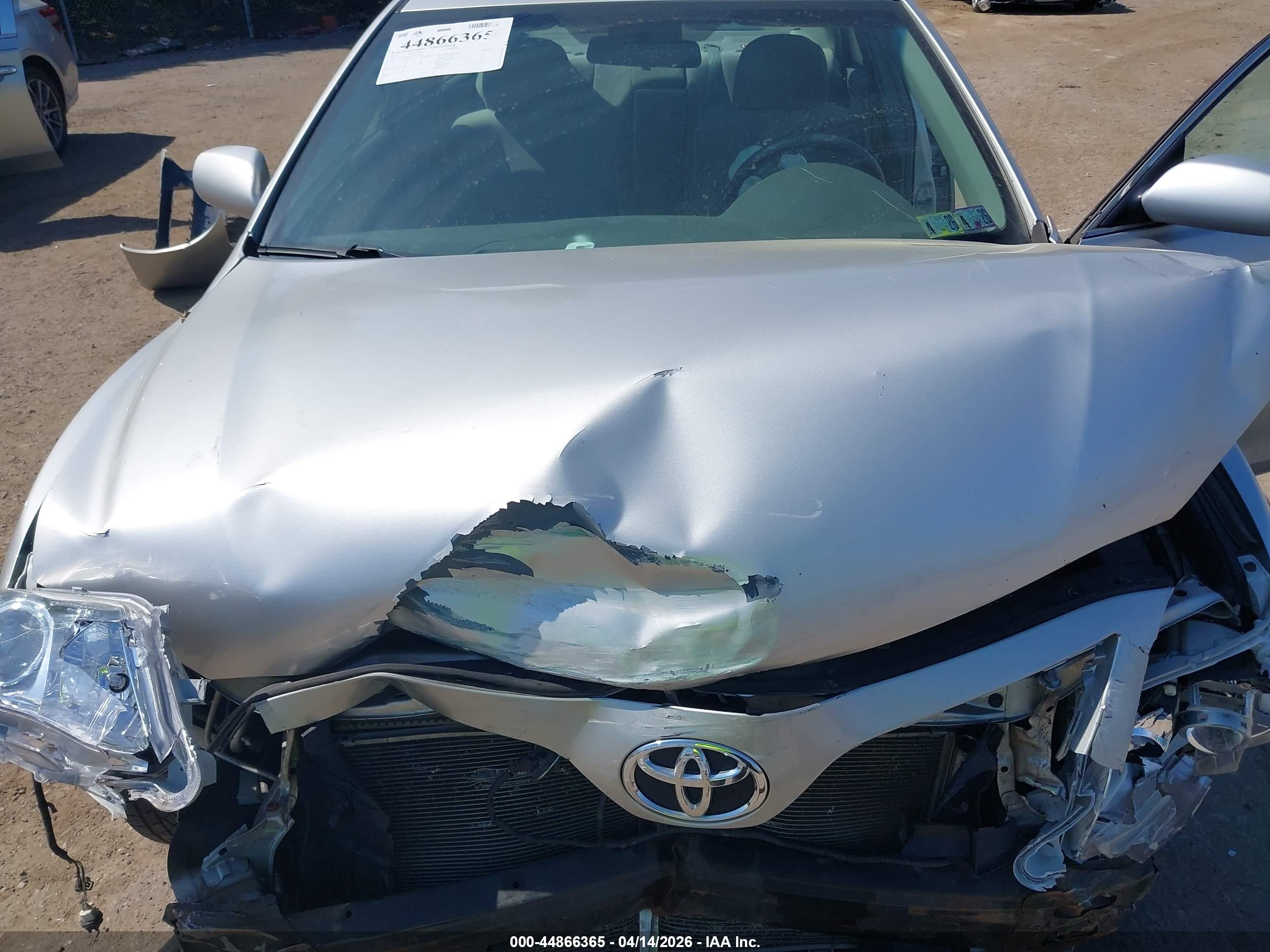 TOYOTA CAMRY image 10