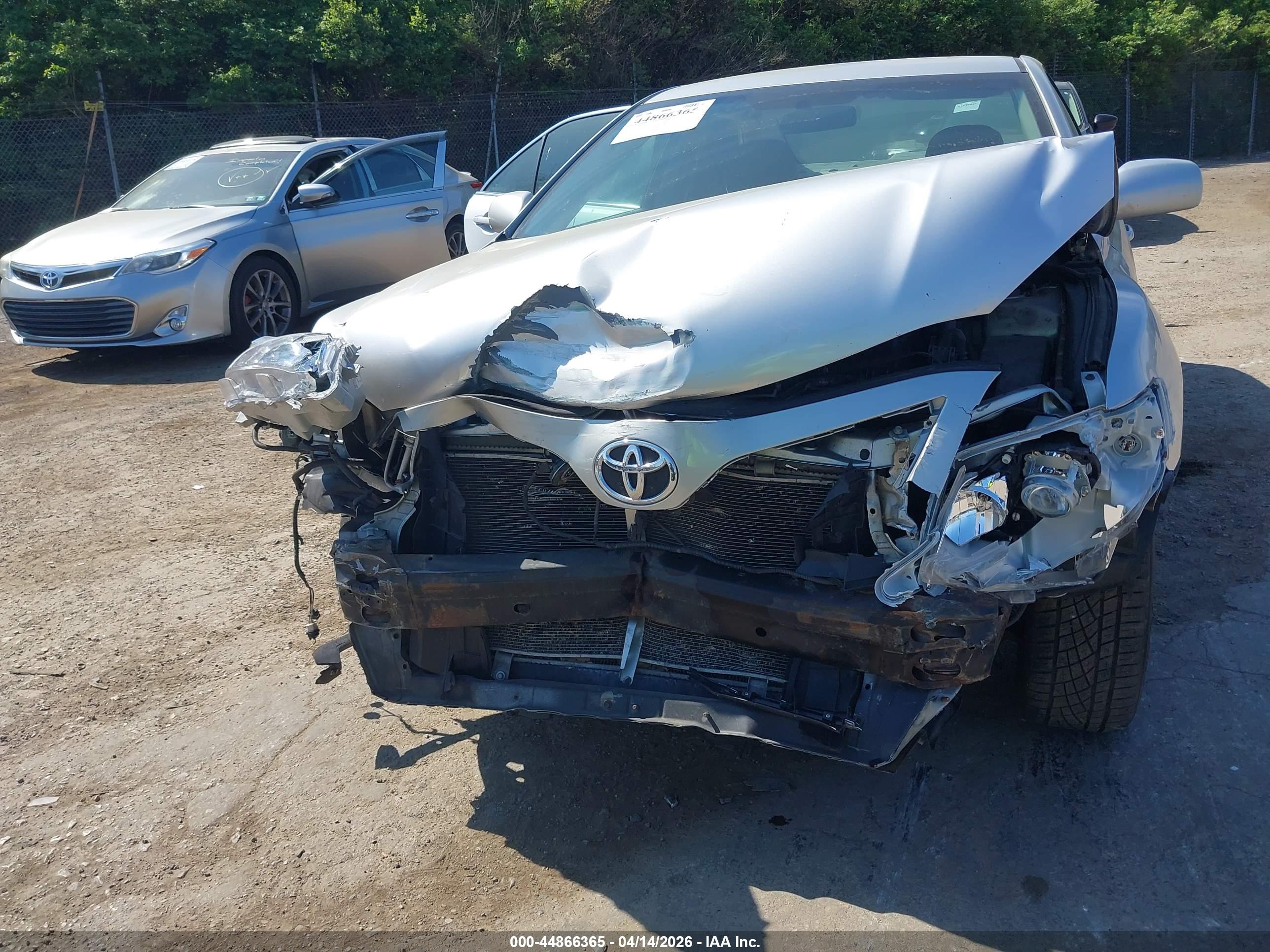 TOYOTA CAMRY image 6