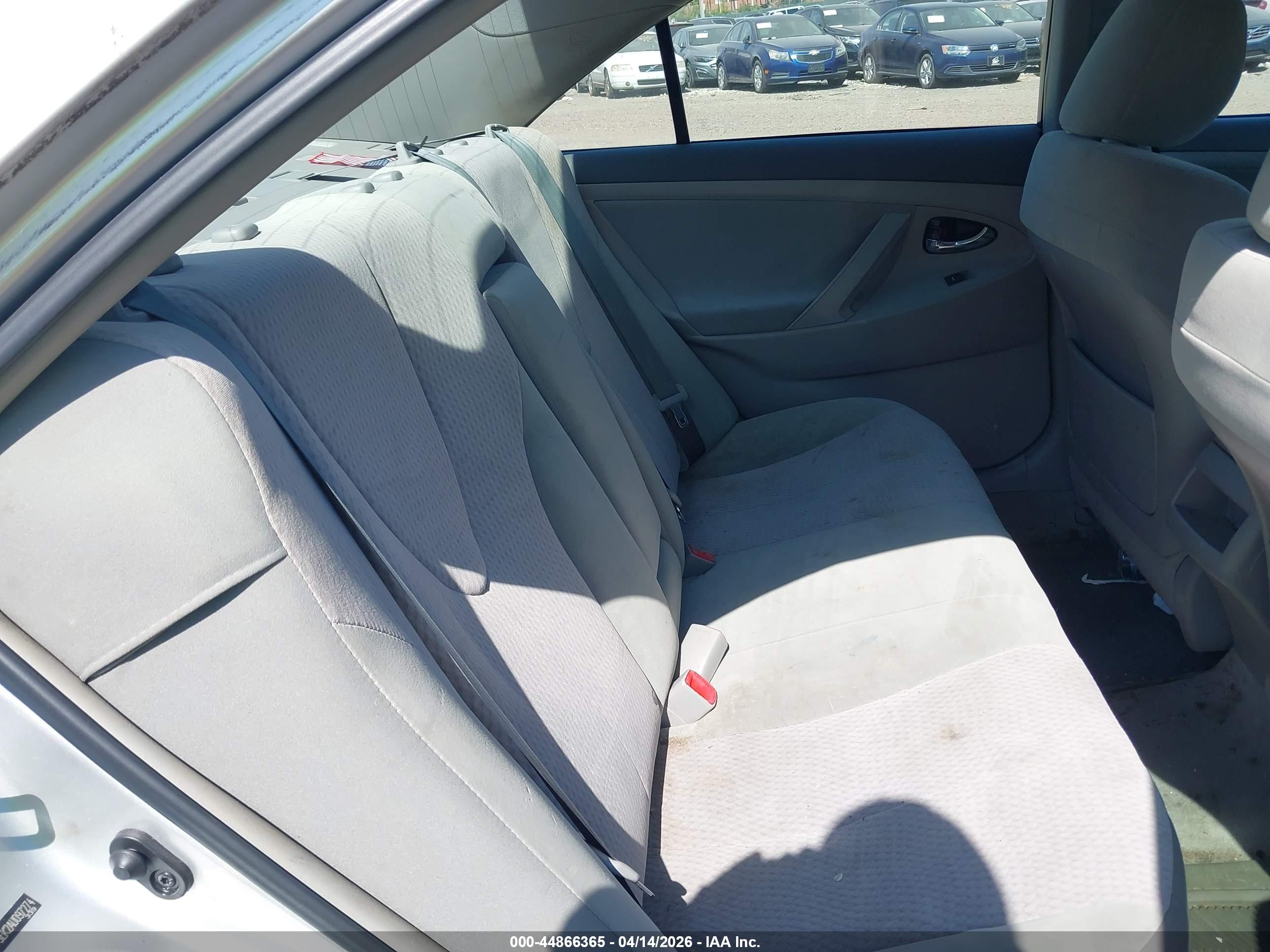 TOYOTA CAMRY image 8