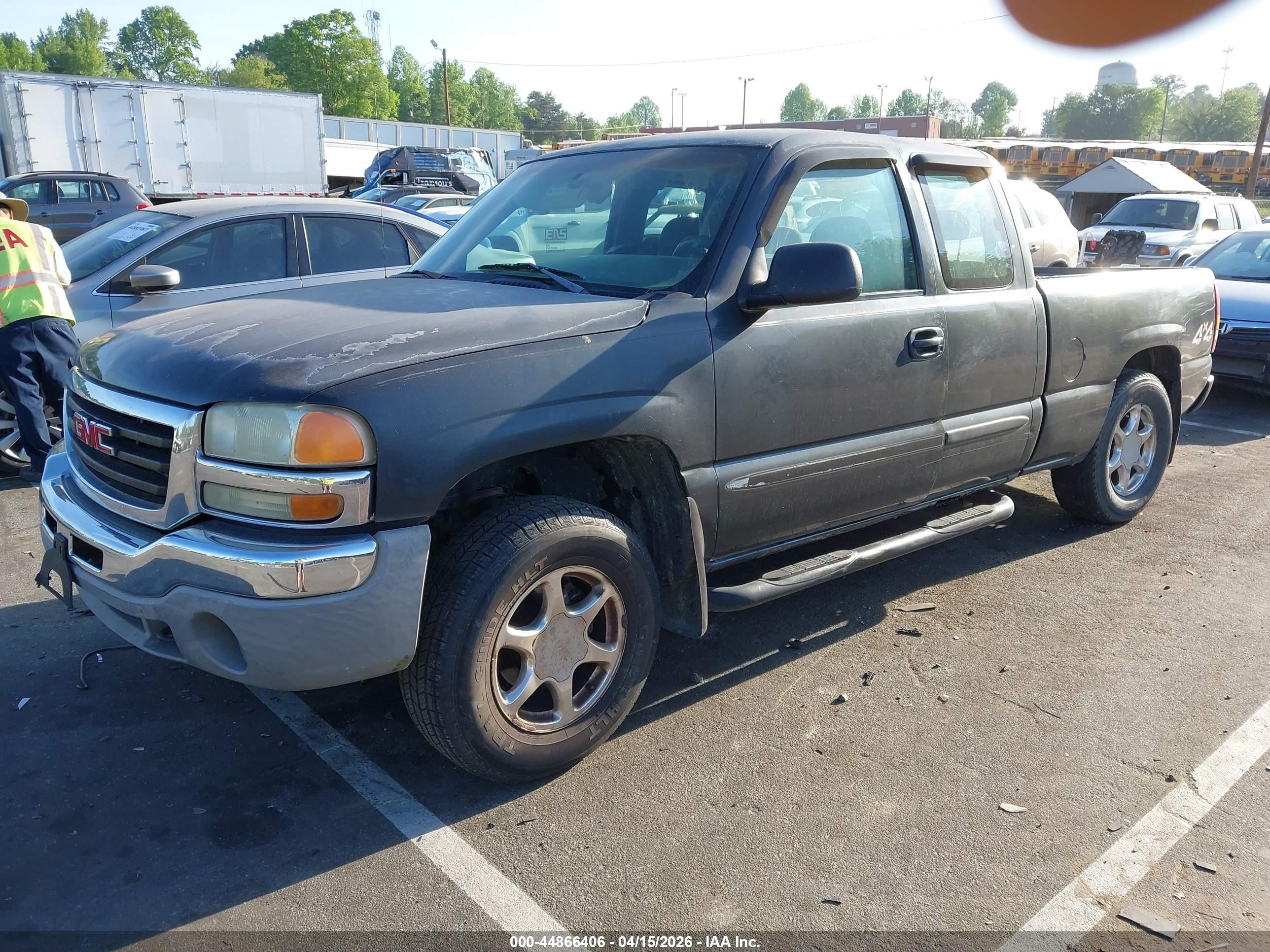 GMC SIERRA image 2
