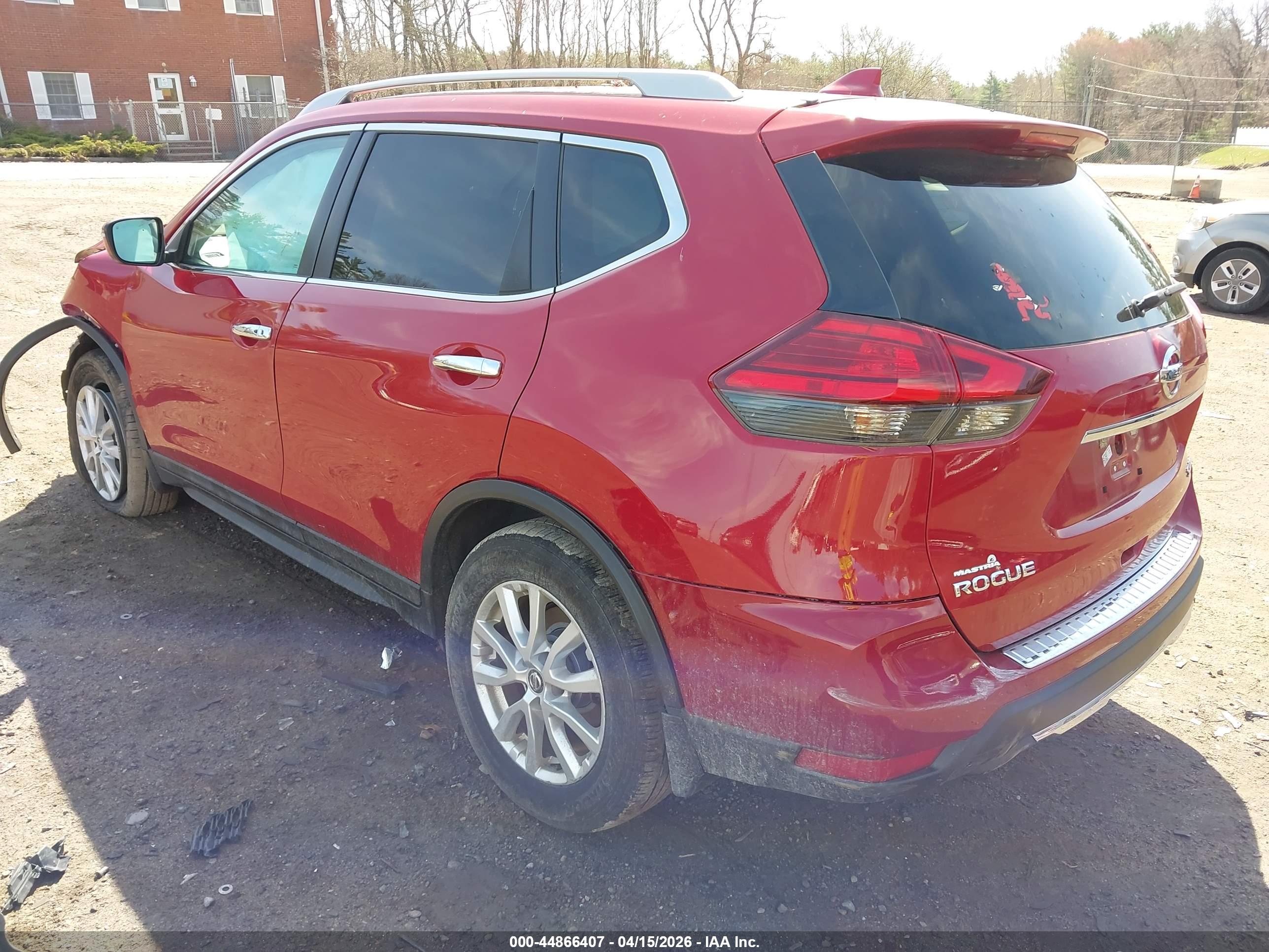 NISSAN ROGUE image 3