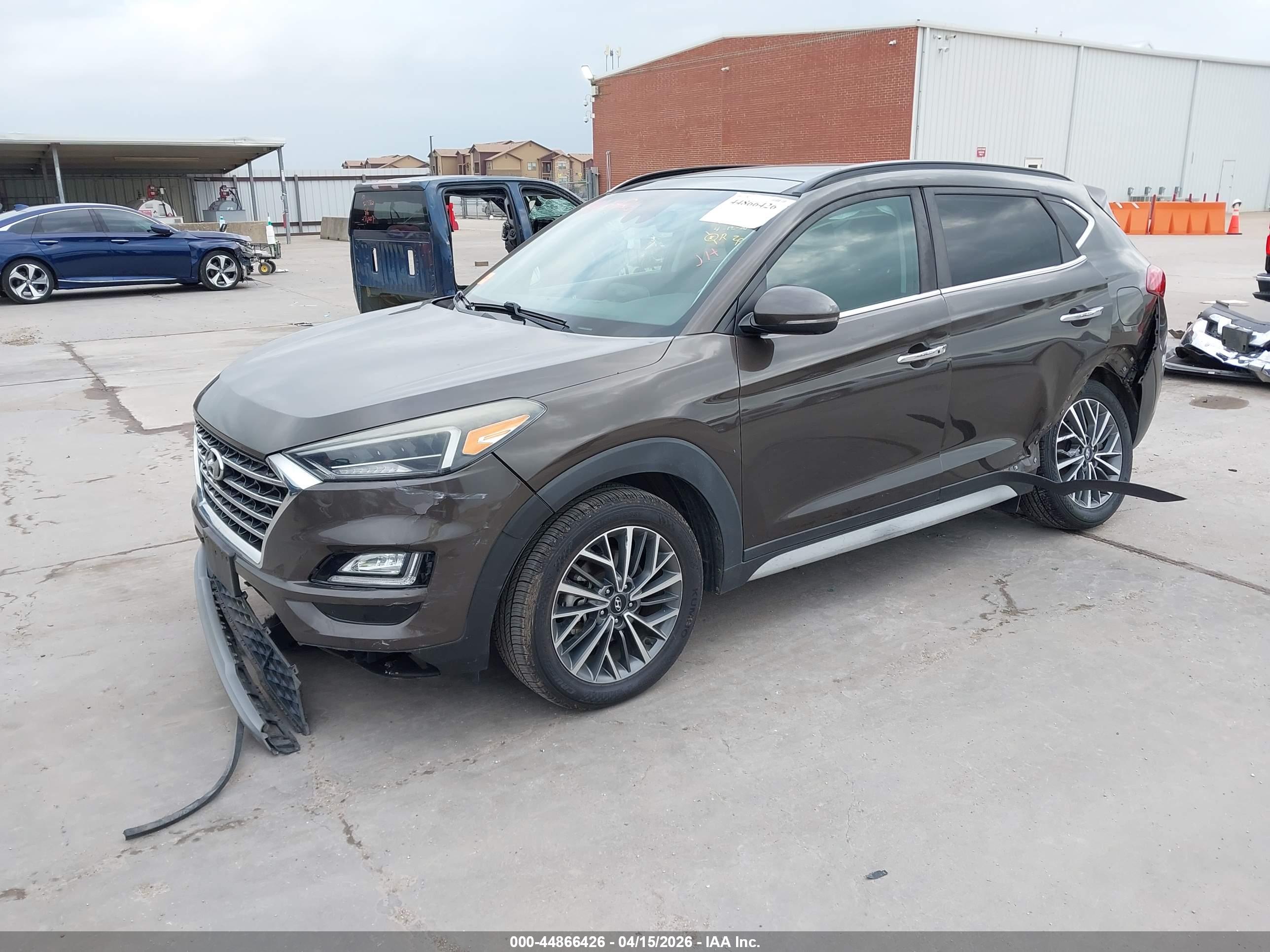 HYUNDAI TUCSON image 2