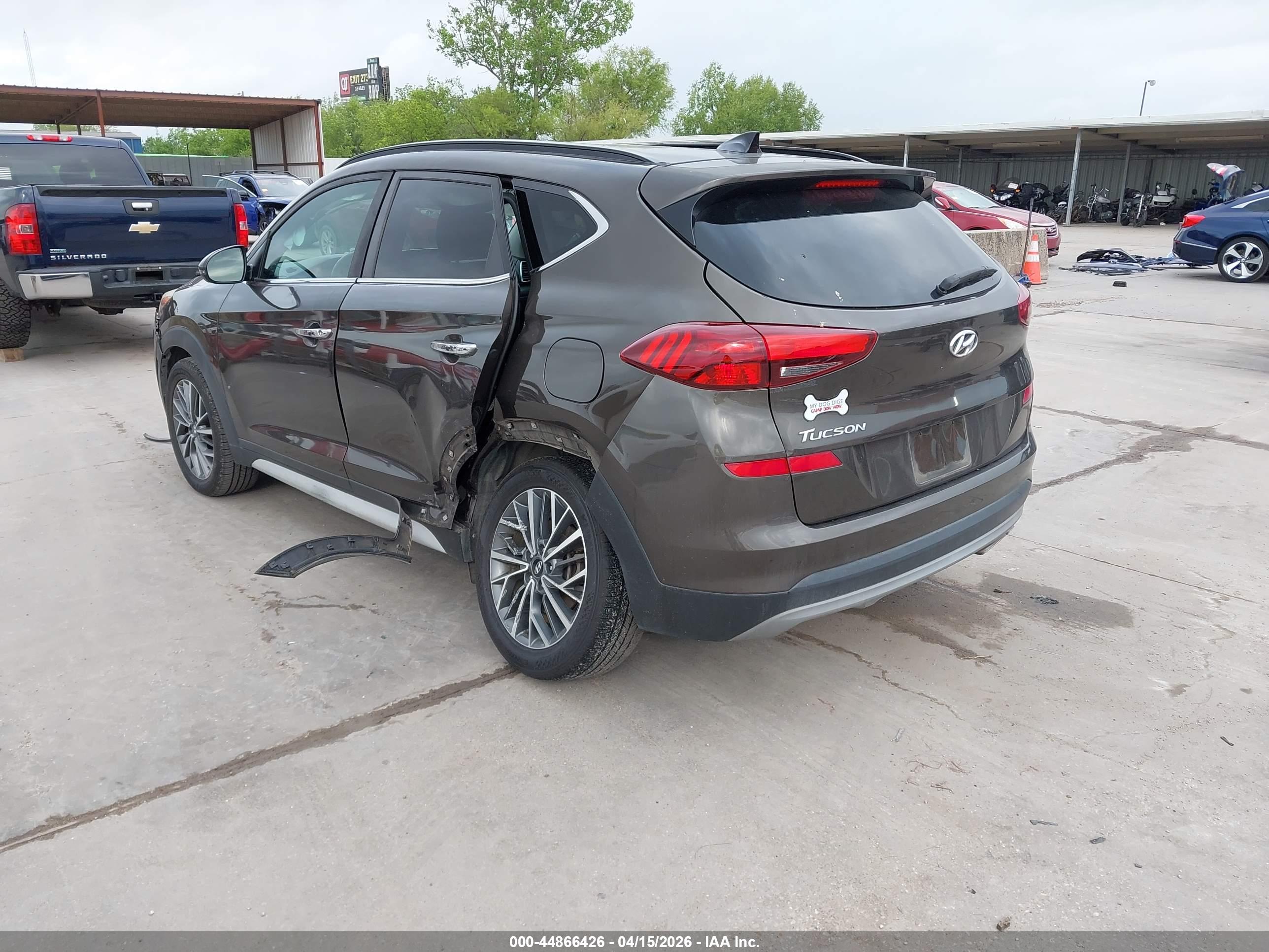 HYUNDAI TUCSON image 3