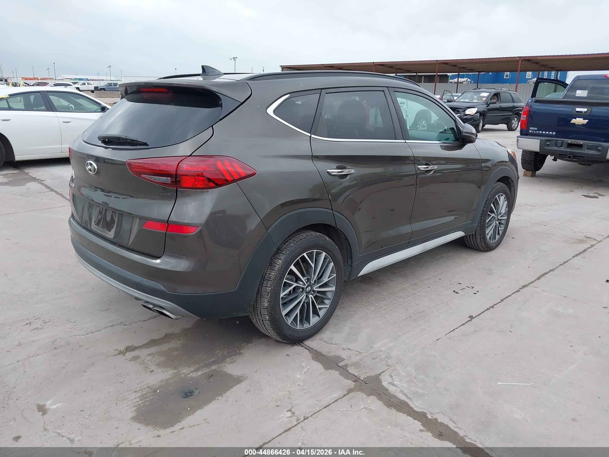 HYUNDAI TUCSON image 4