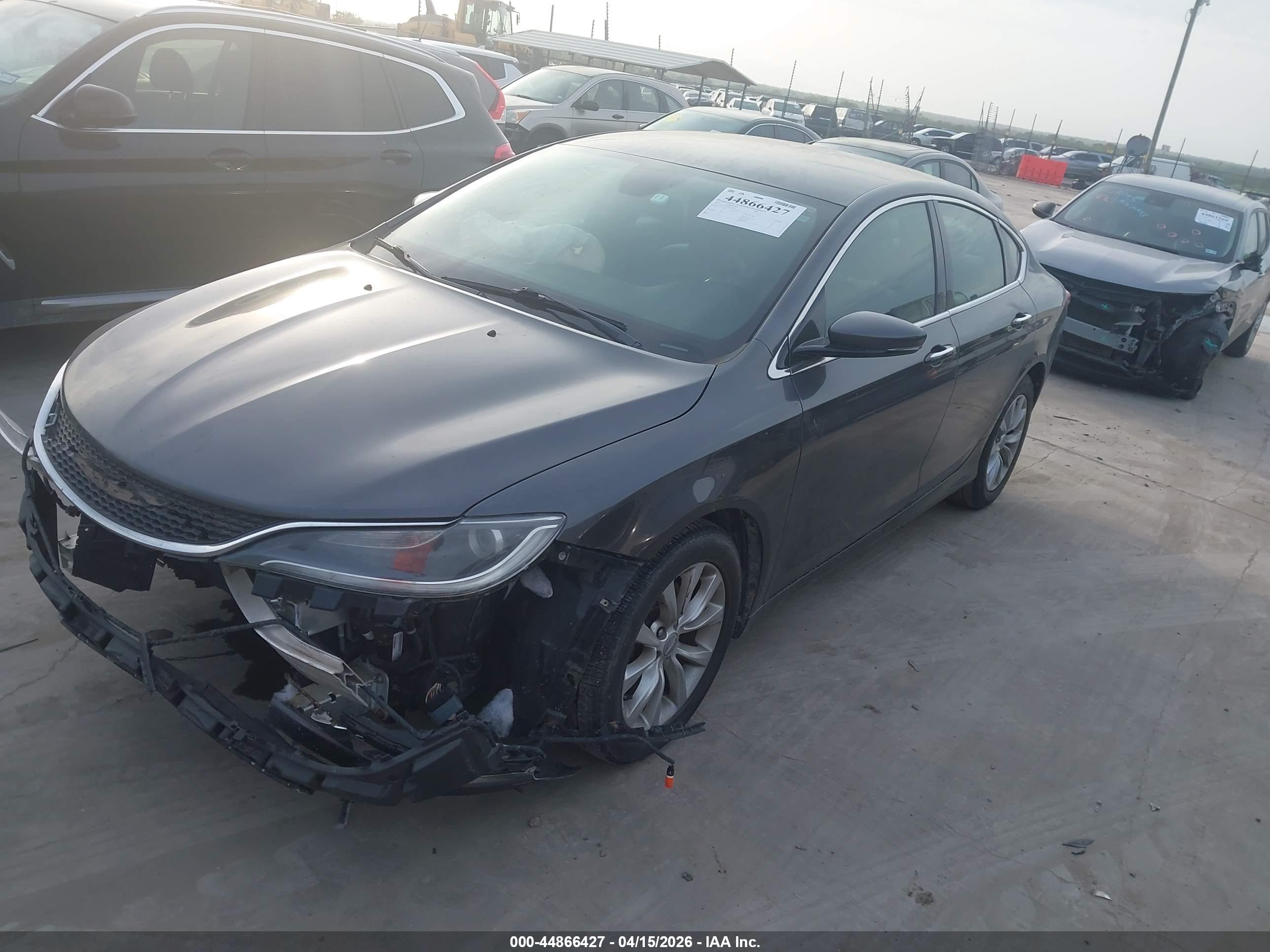 CHRYSLER 200 image 2