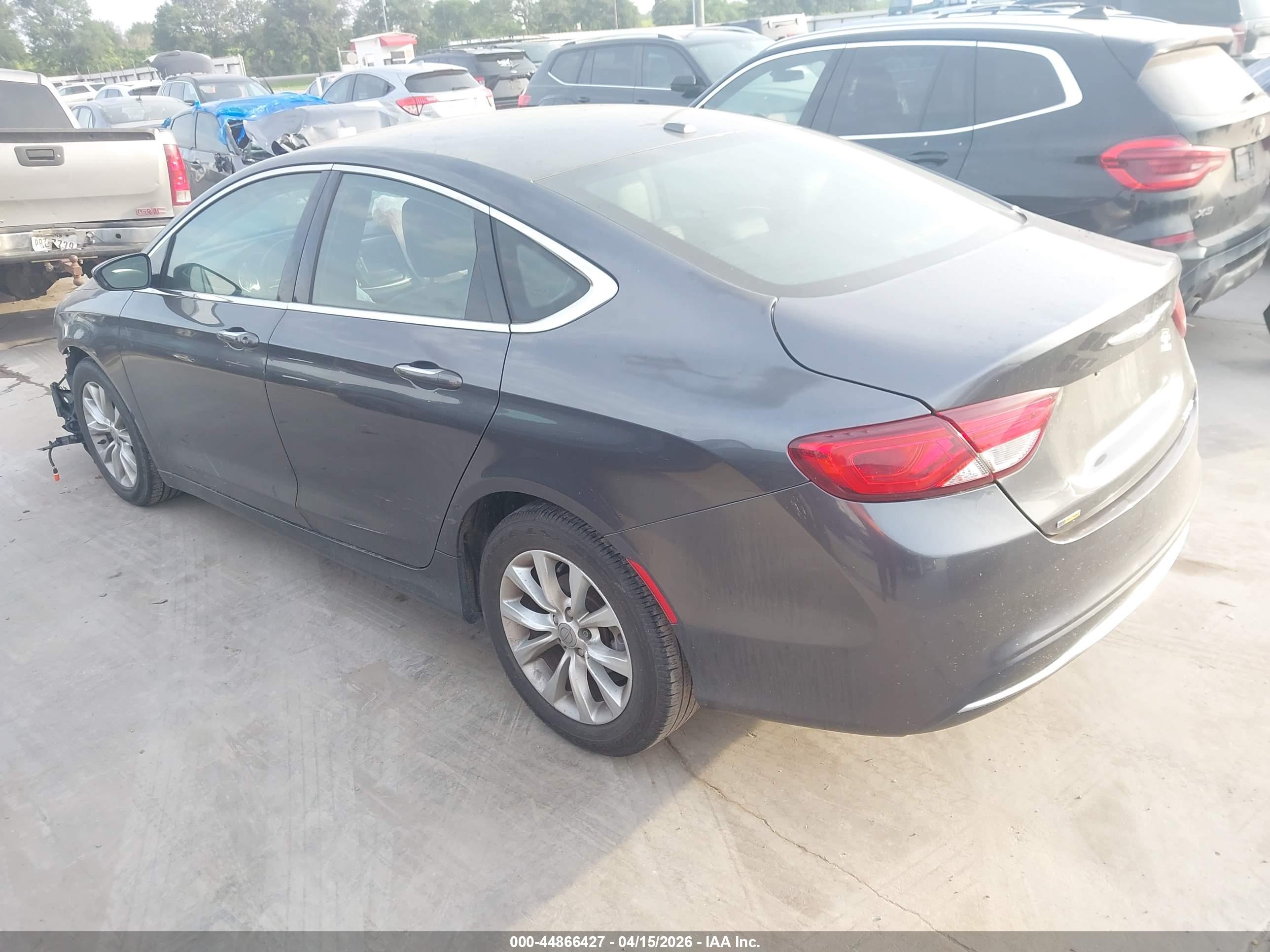 CHRYSLER 200 image 3
