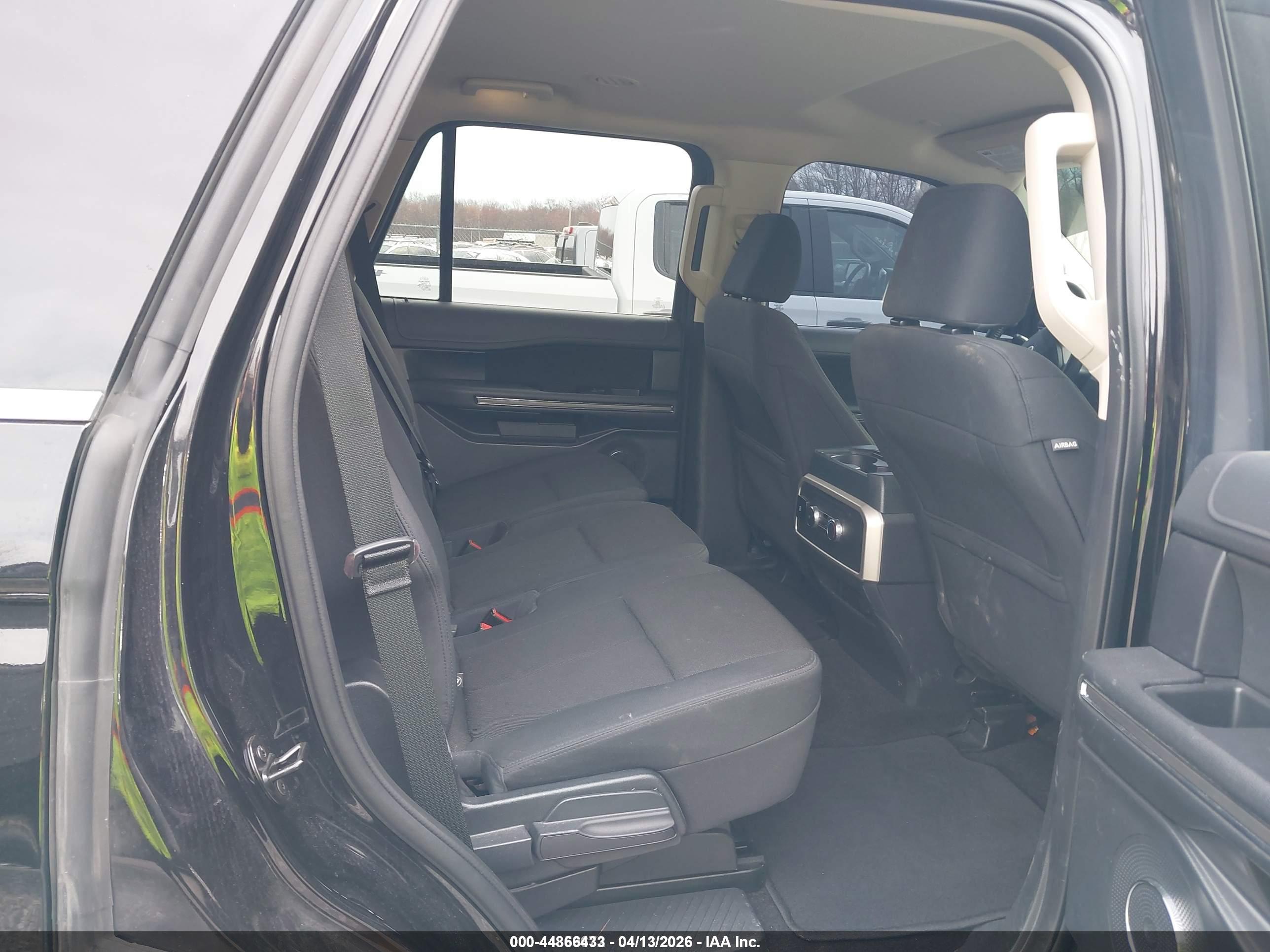 FORD EXPEDITION image 8