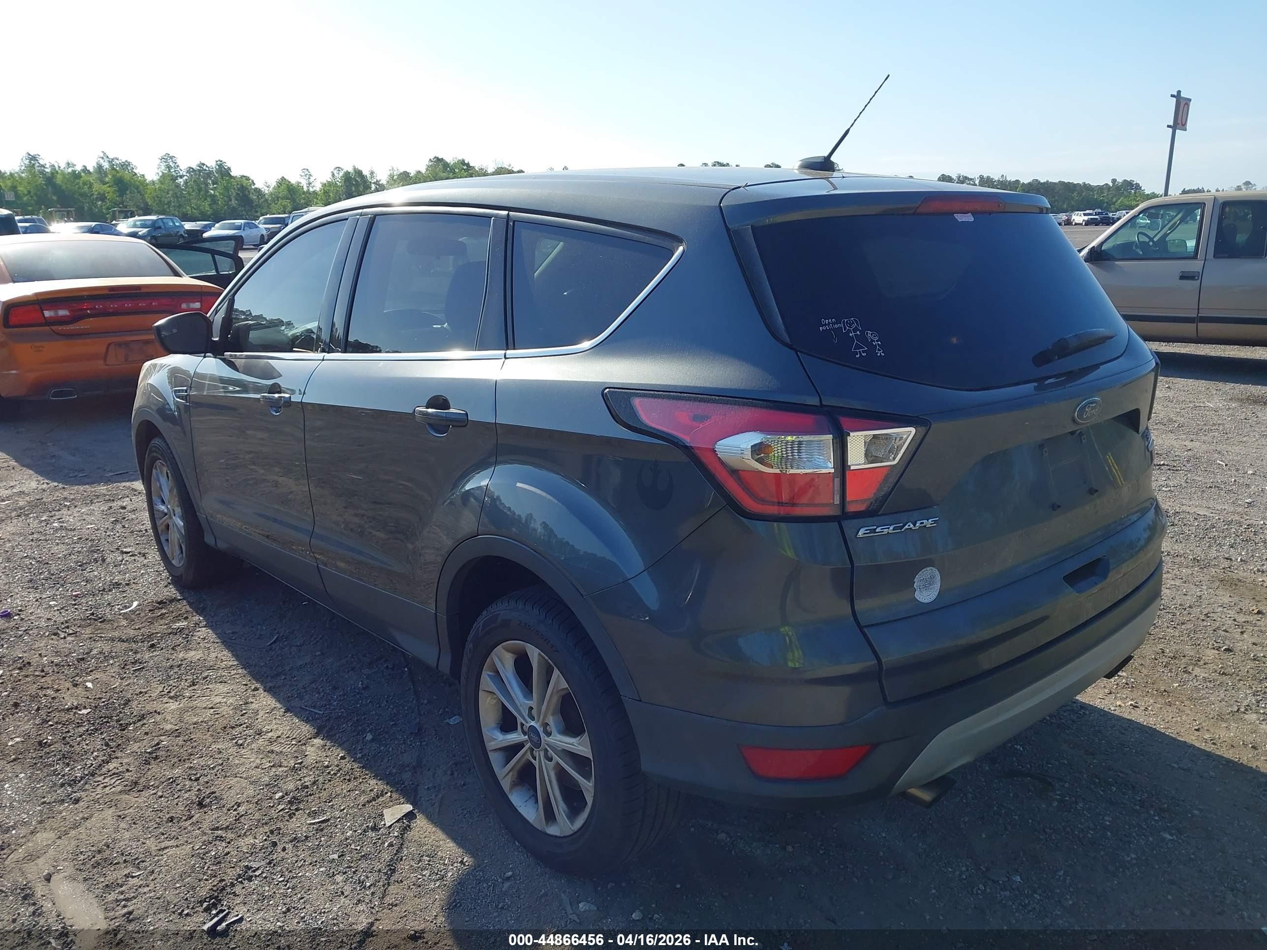 FORD ESCAPE image 3