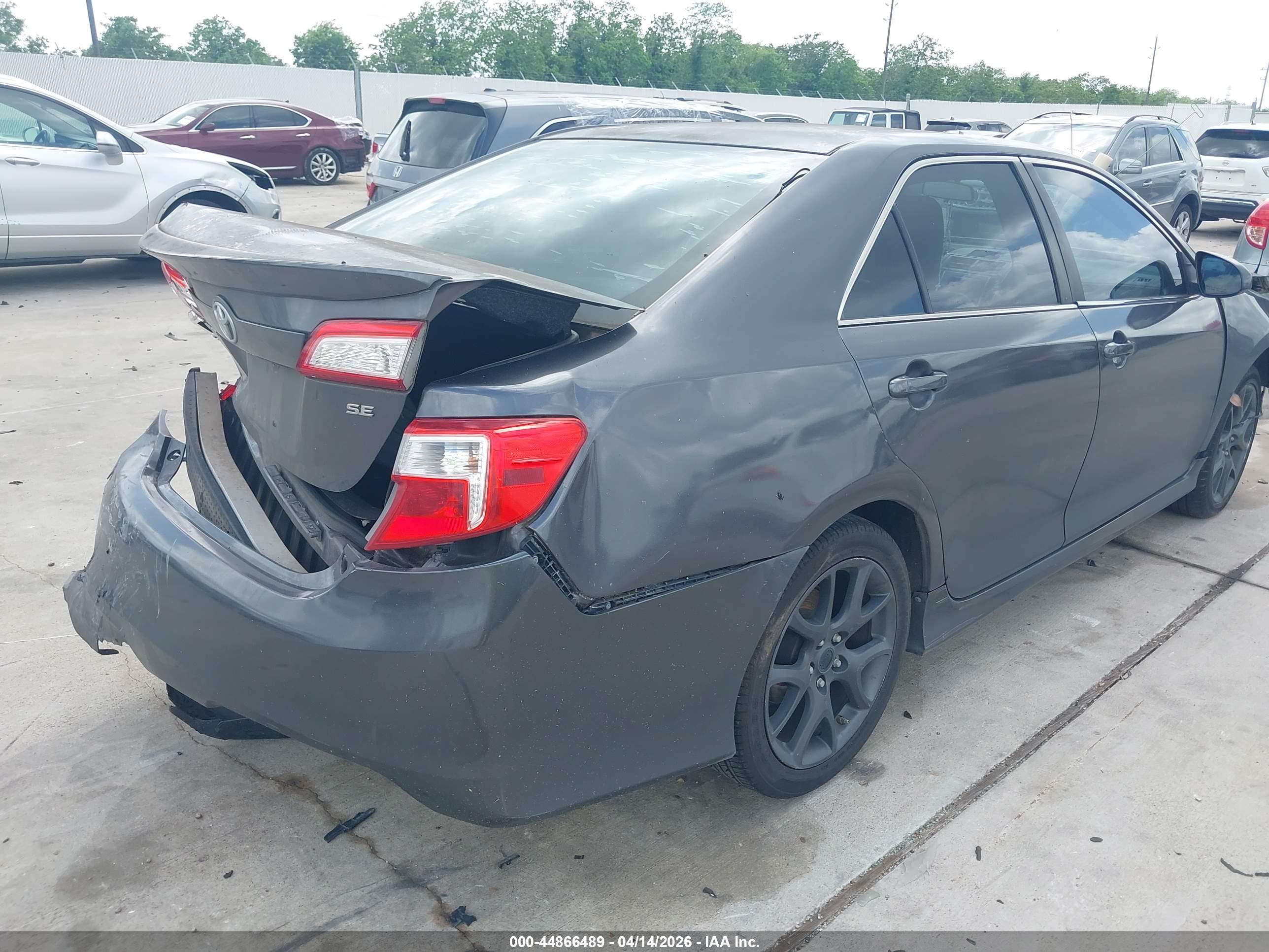 TOYOTA CAMRY image 4