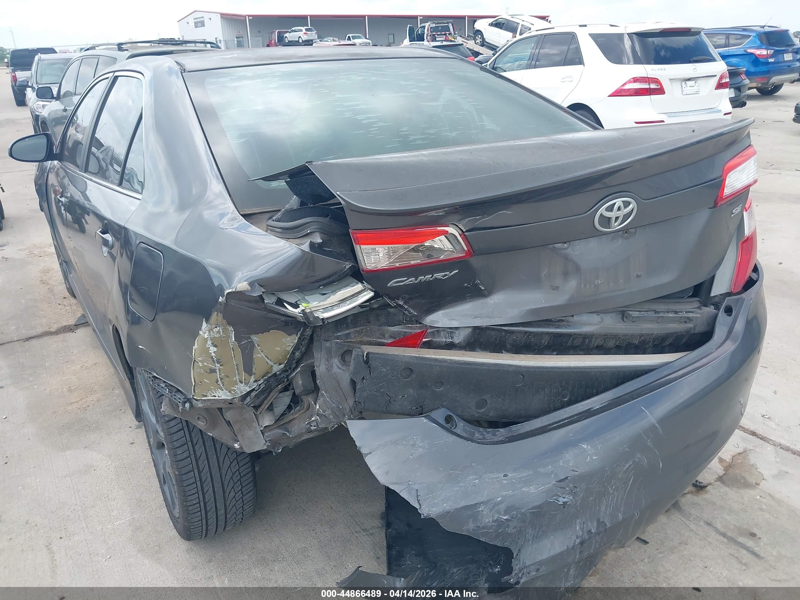 TOYOTA CAMRY image 6