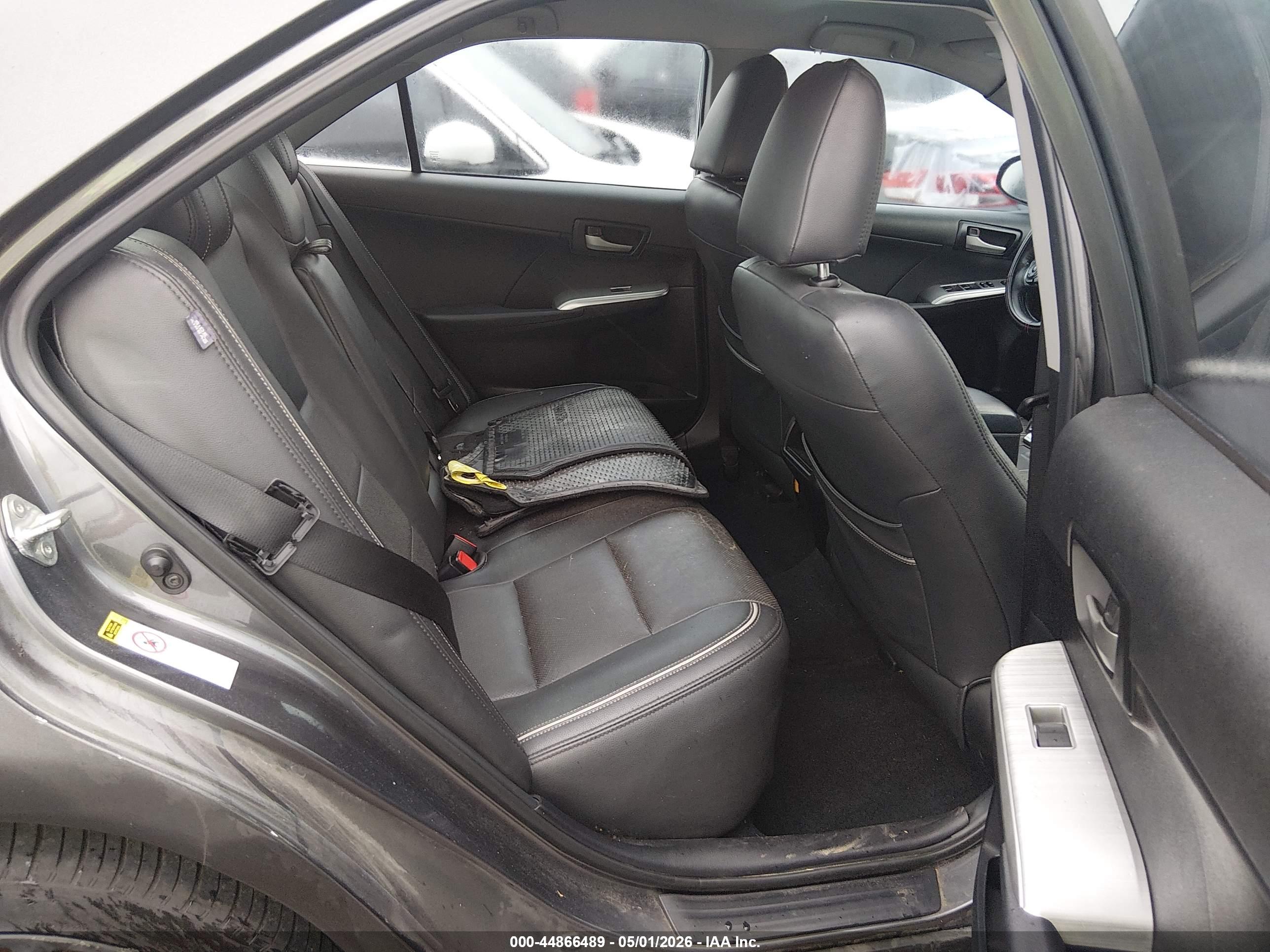 TOYOTA CAMRY image 8