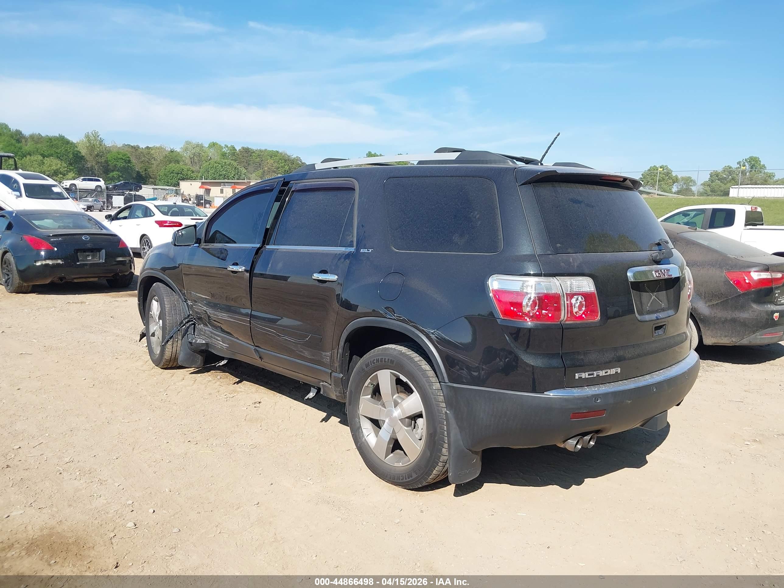 GMC ACADIA image 3