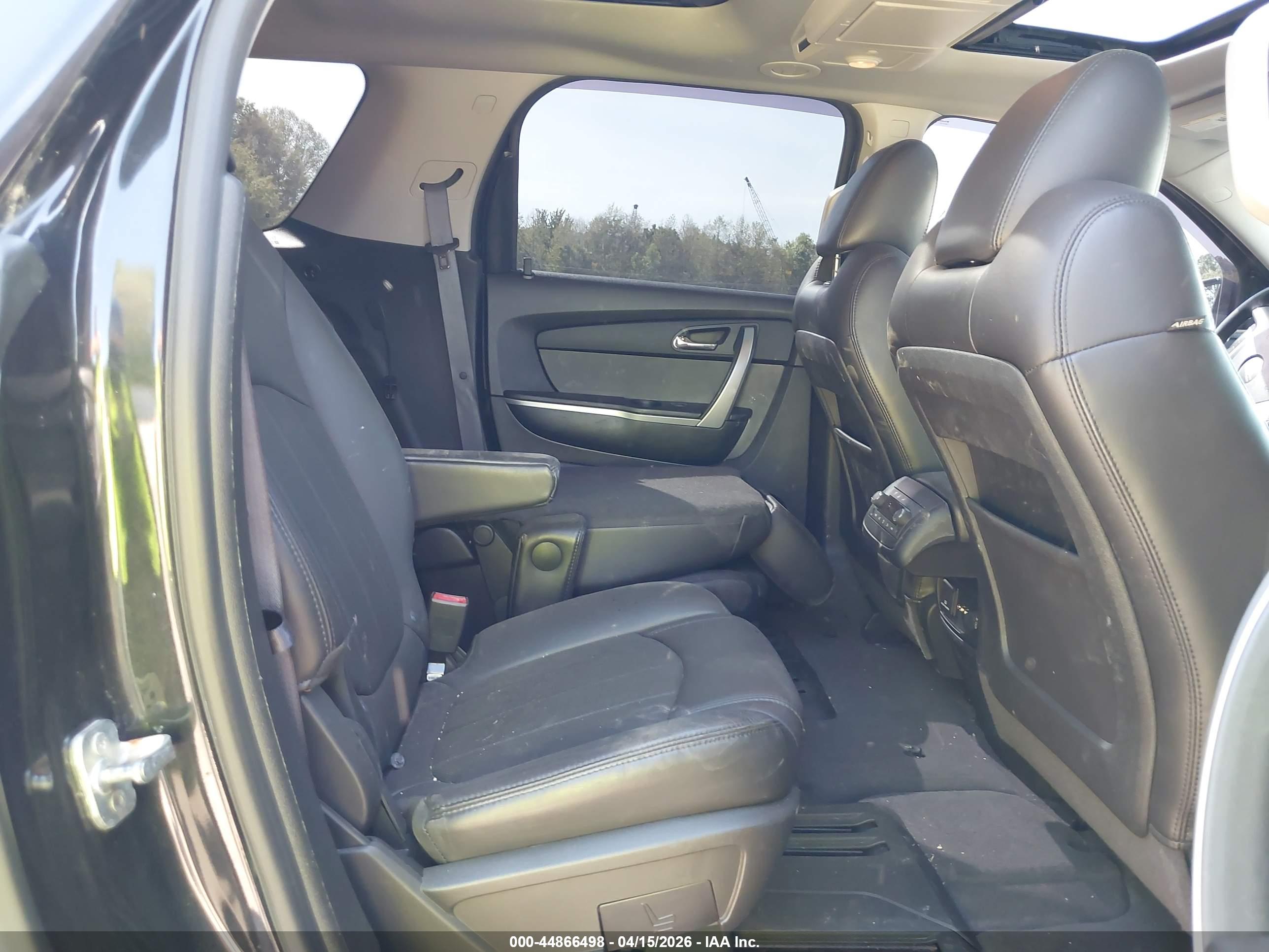 GMC ACADIA image 8