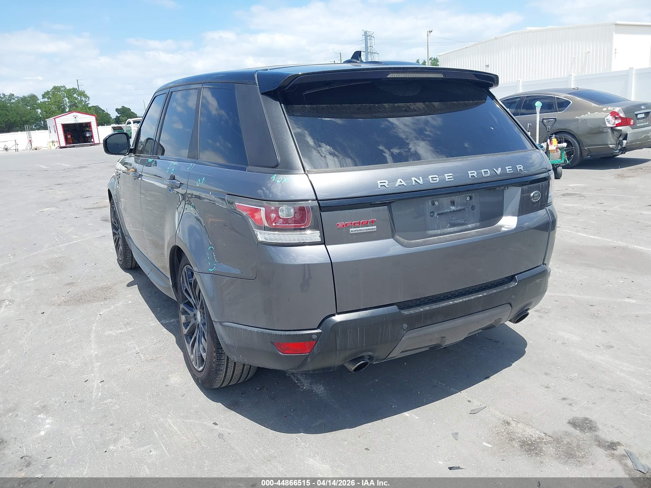 LAND ROVER image 3