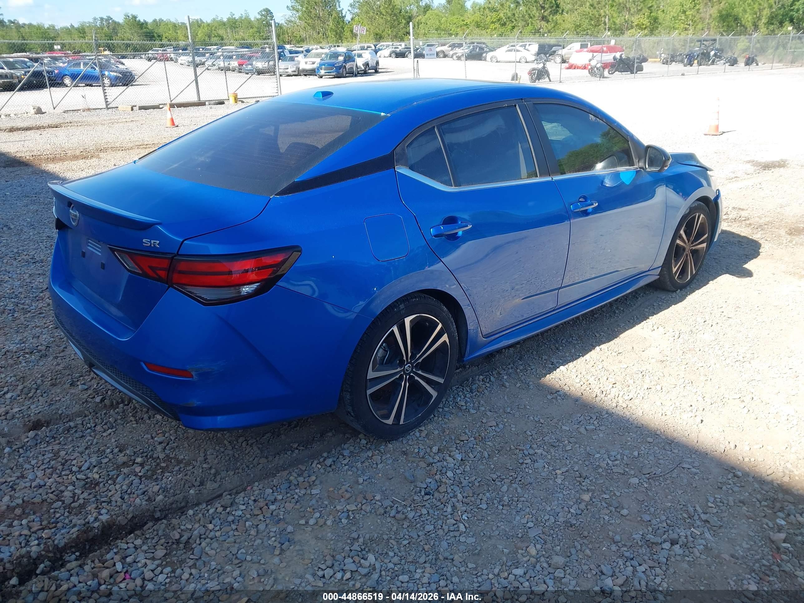 NISSAN SENTRA image 4