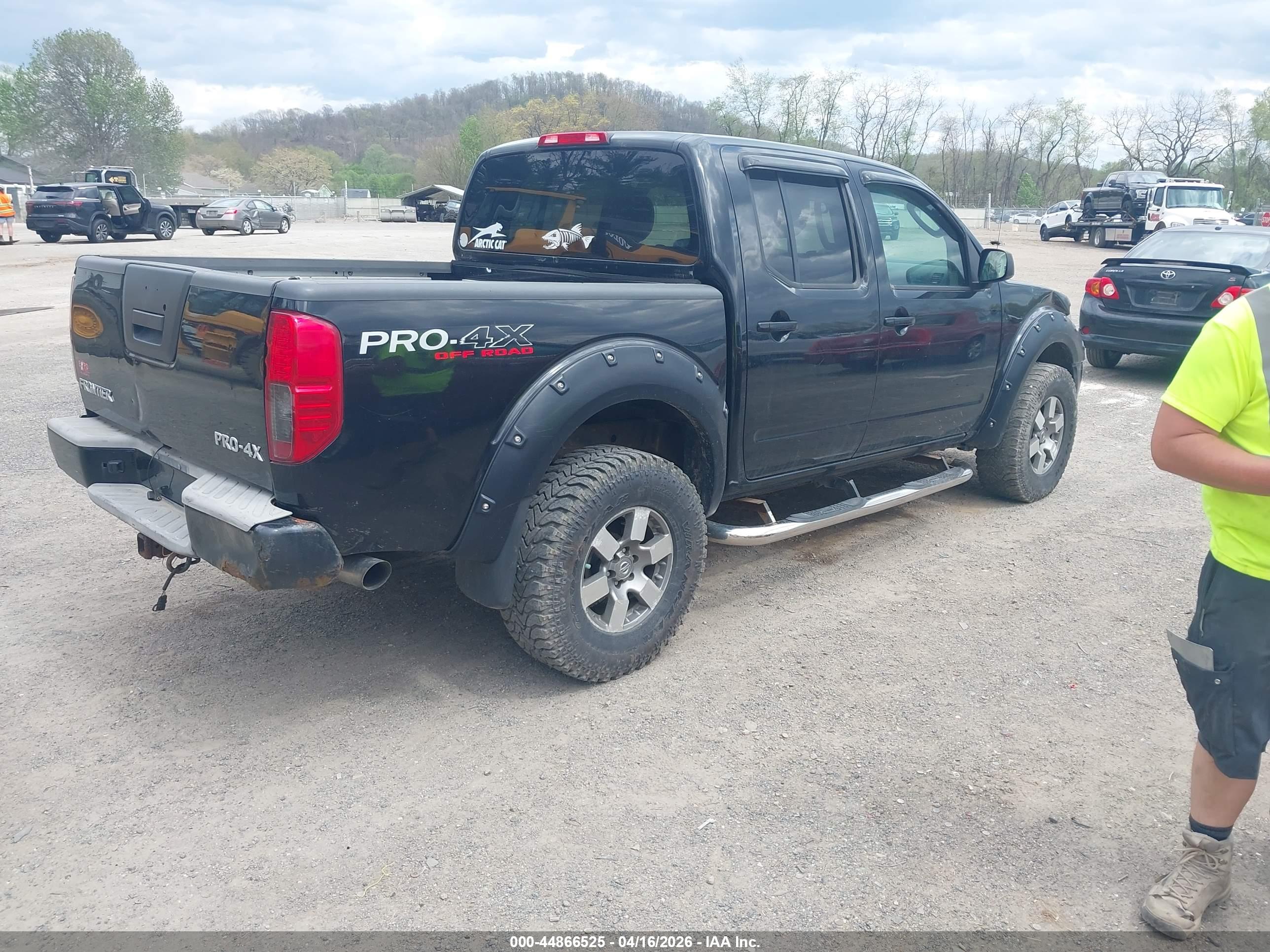 NISSAN FRONTIER image 4
