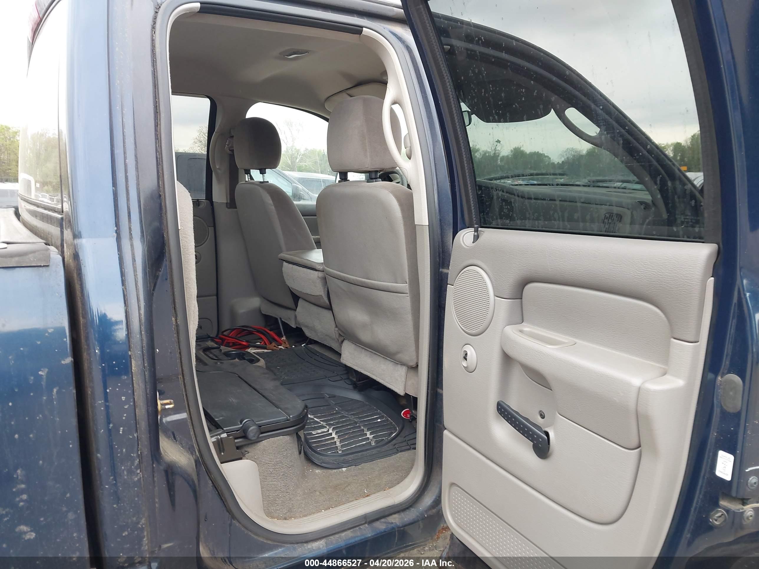 DODGE RAM image 8